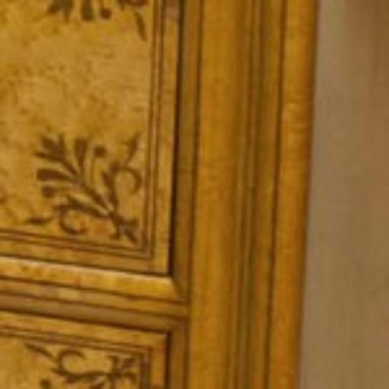 Coffre français en érable de style Charles X Bon état - En vente à Queens, NY