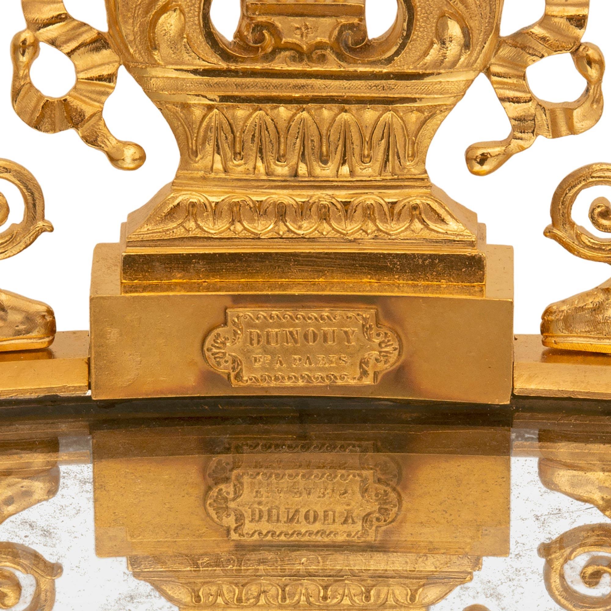 XIXe siècle Plateau de centre de table français d'époque Charles X en bronze doré et miroir en vente