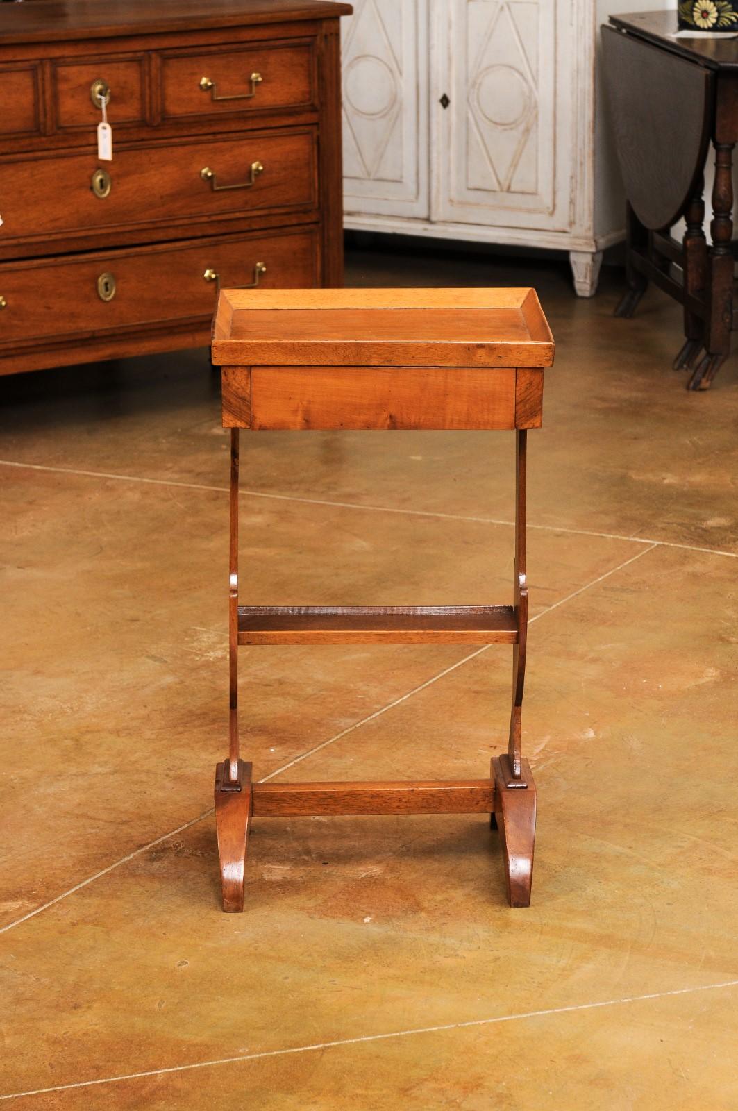 French Charles X Period Walnut 1830s Side Table with Tray Top and Carved Legs For Sale 8