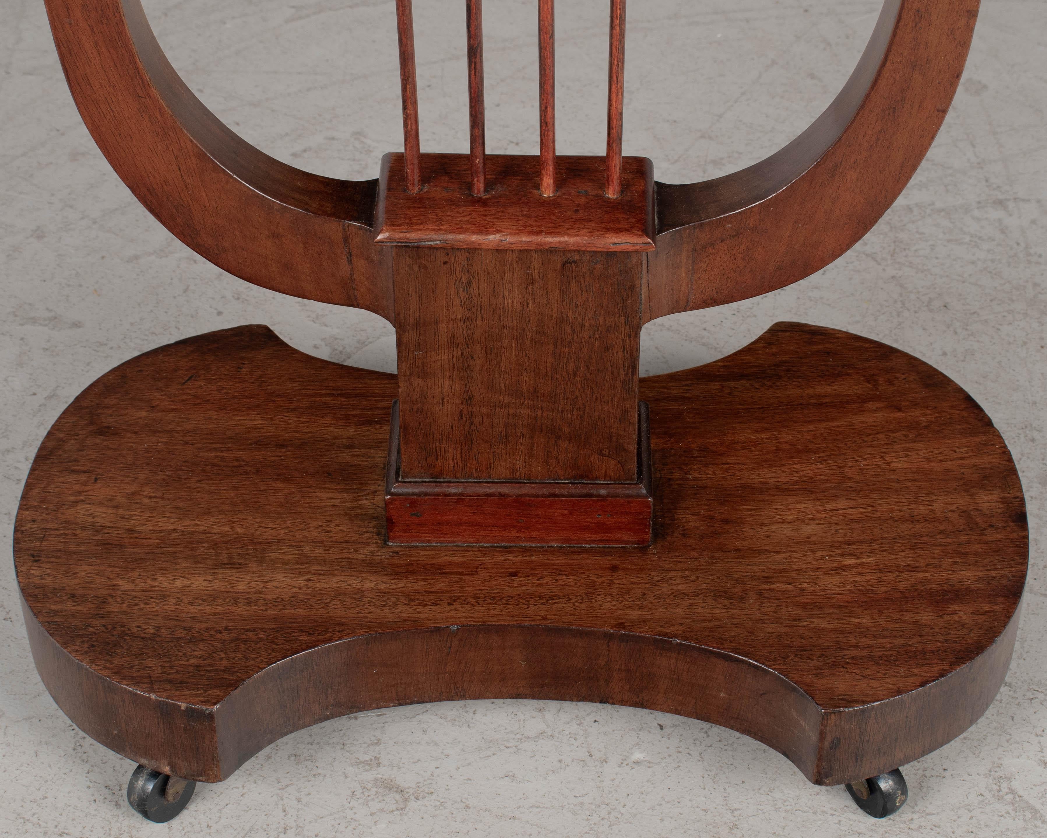 Table d'appoint en Gueridon de style Charles X en vente 4