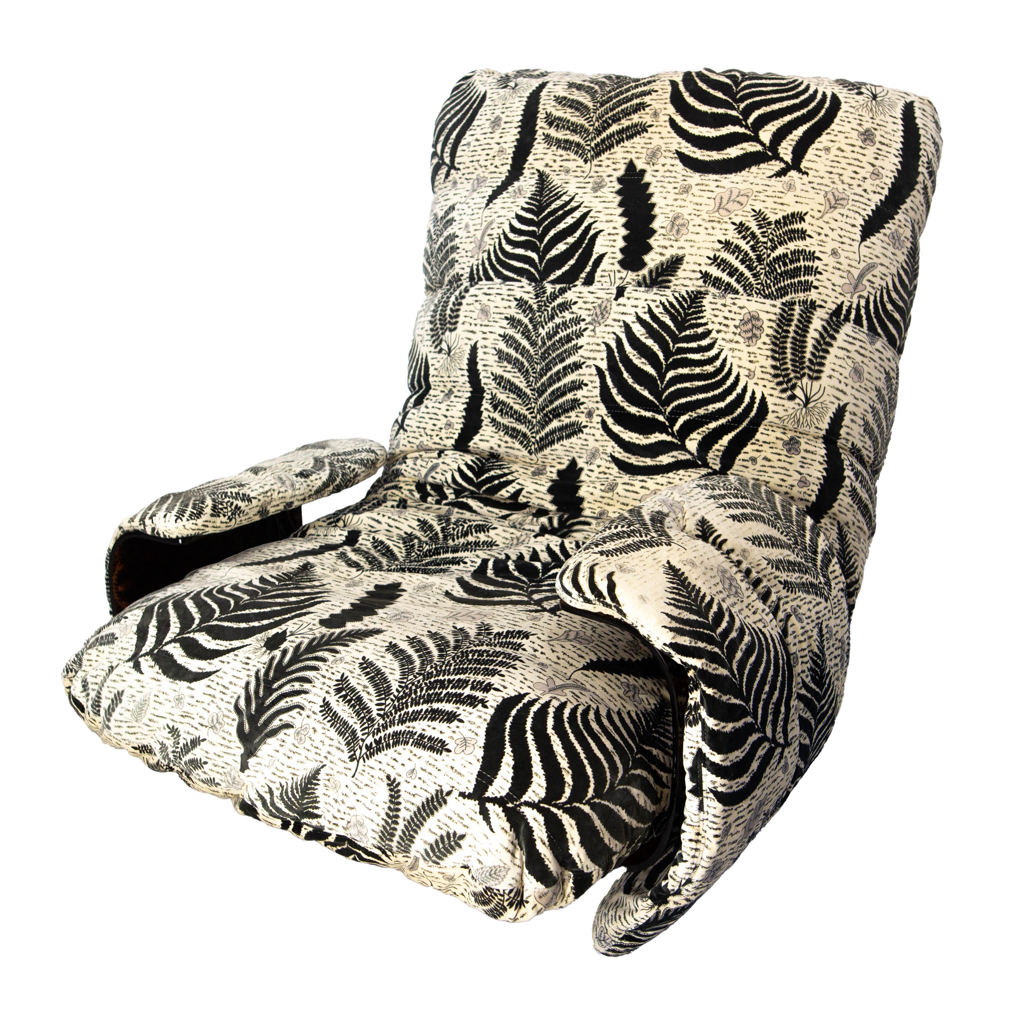 Mid-Century moderno Sedia Chauffeuse francese in policarbonato e tessuto Roder & Ducaroy per Ligne Roset in vendita