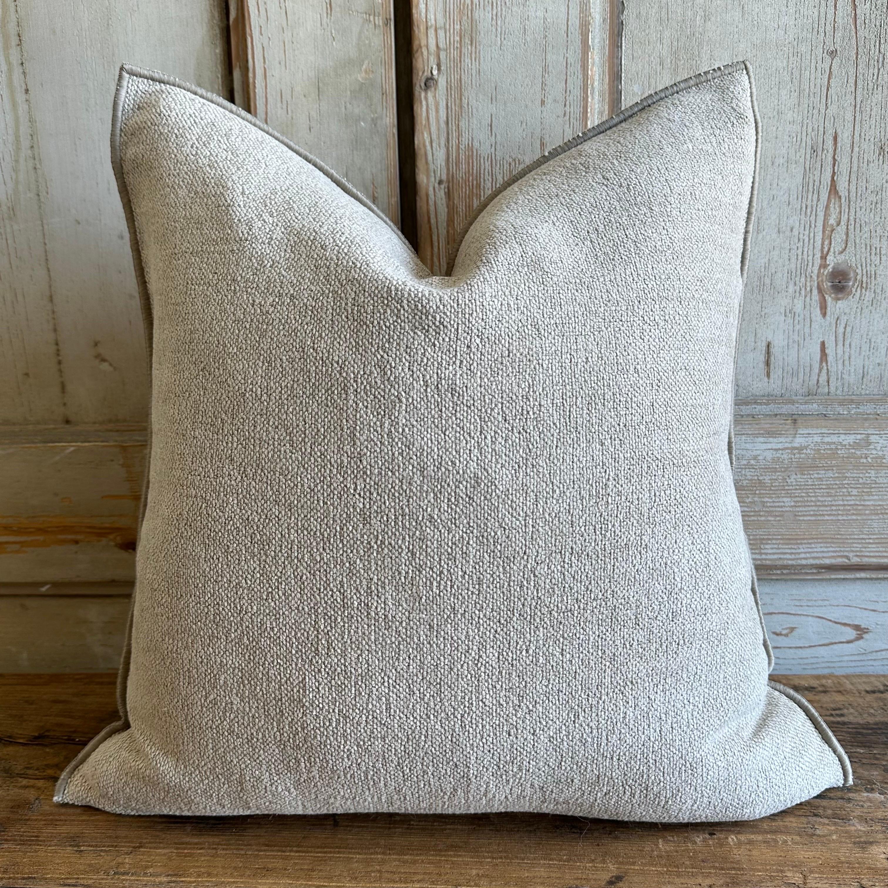 Welcome to bloomhomeinc we stock over 2000 items, please scroll down and click view sellers other items to see more!
Custom made in France
Linen Chenille Pillow with a soft hand.
Color: Ciment (Light gray)
Hidden zipper, antique brass with leather
