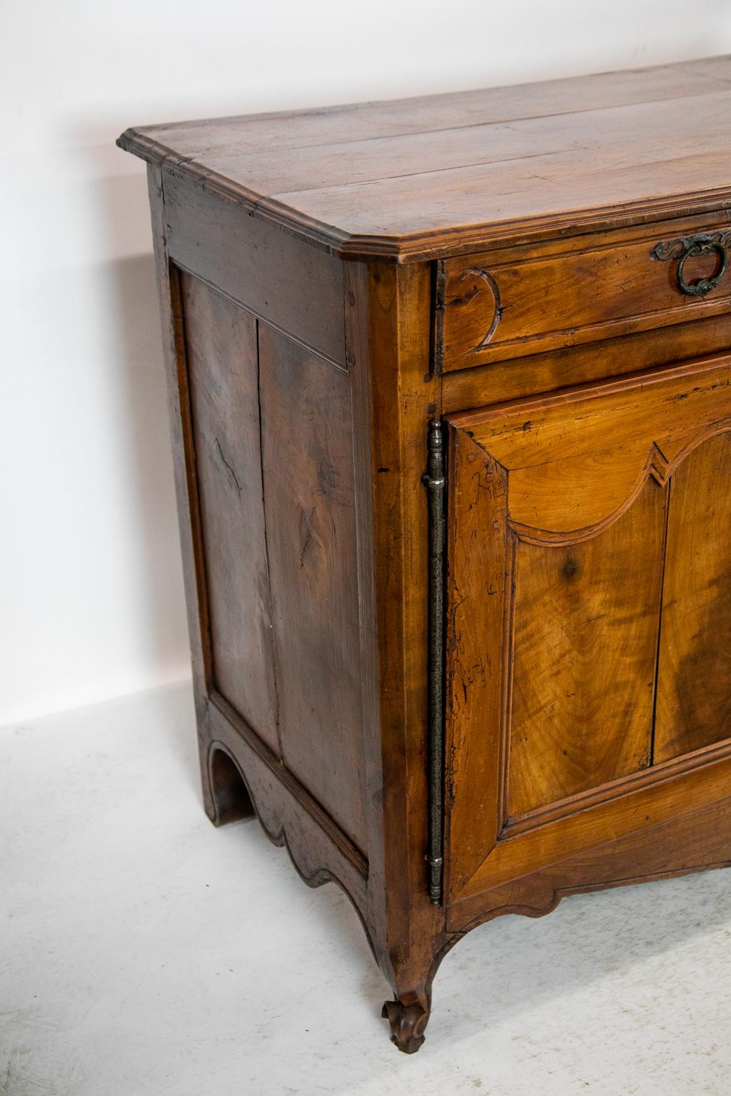 Early 19th Century French Cherry Buffet For Sale