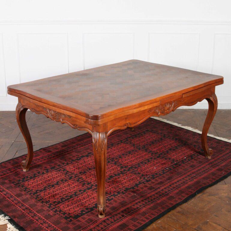 French Walnut Parquet Draw Leaf Dining Room Table In Good Condition For Sale In Vancouver, British Columbia
