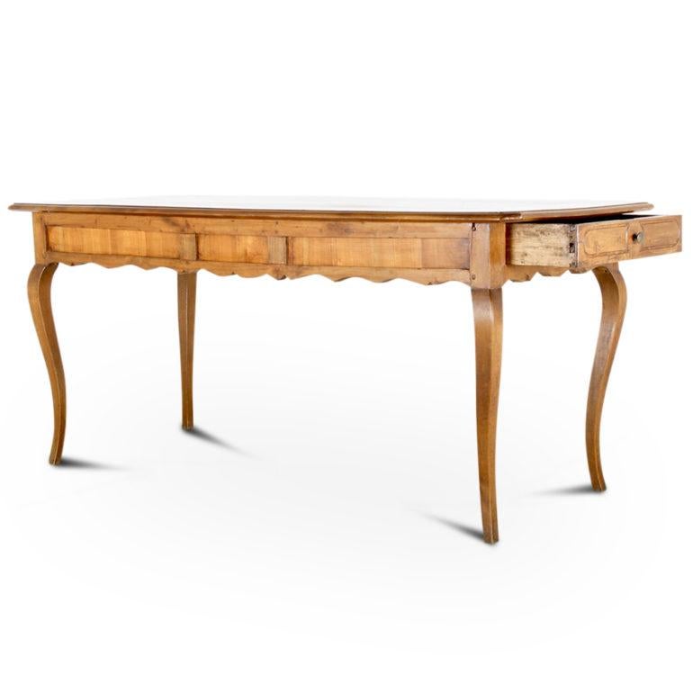 Elegant French solid cherry farm table, with drawer, 19th century from Paris. Beautiful patina and color, circa 1850.



   