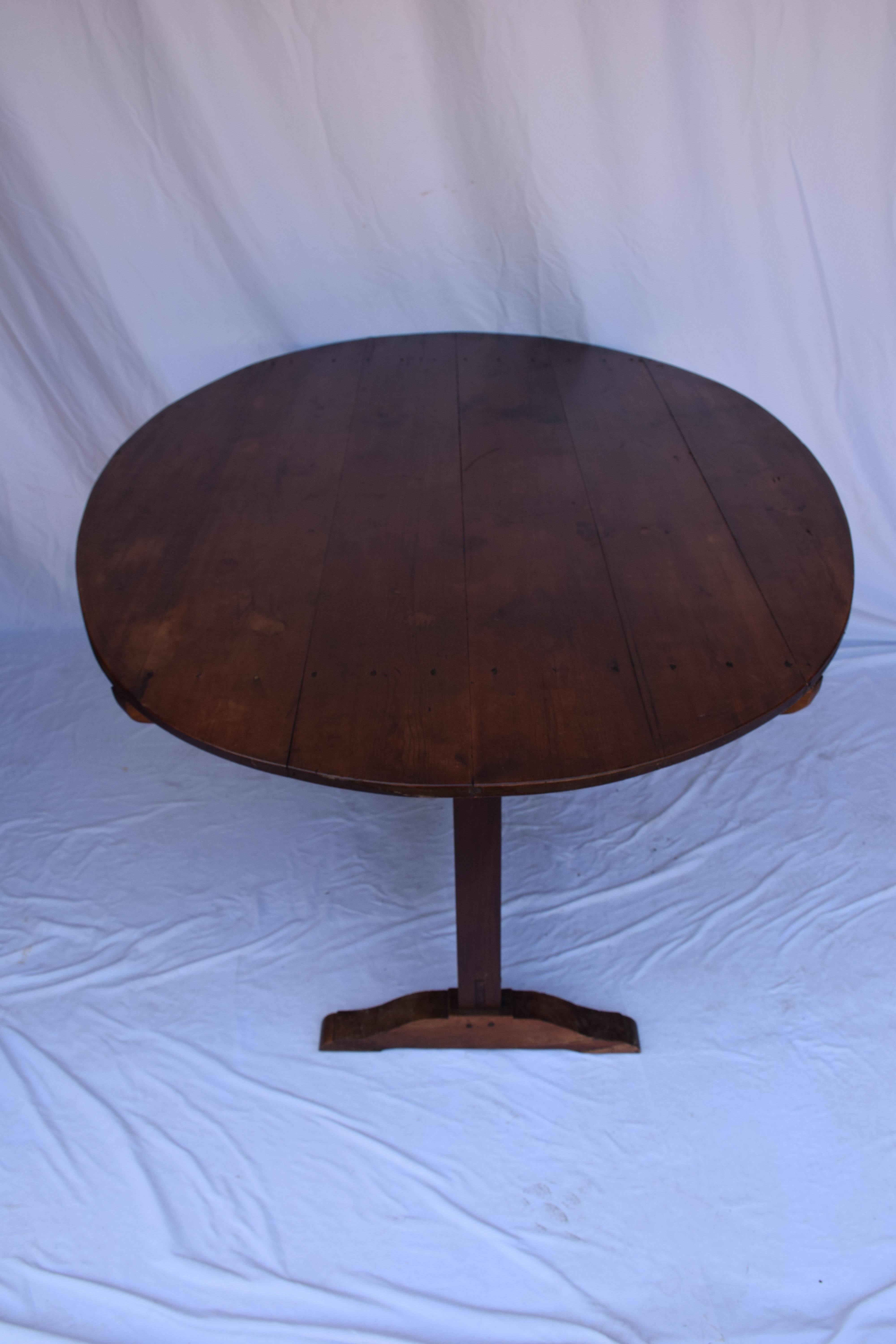 French Cherry Oval Wine Tasting Table For Sale 2