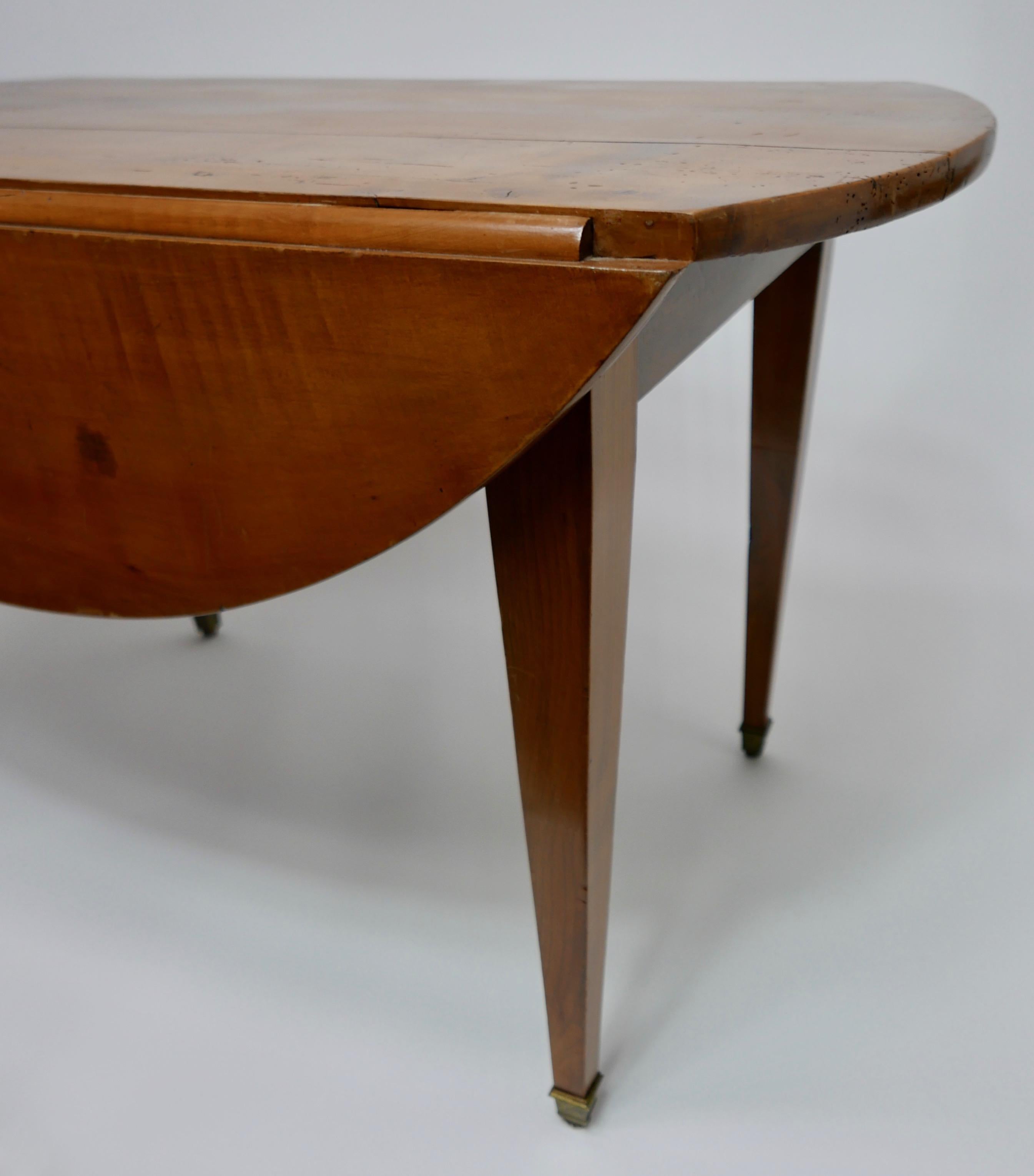 French Cherry Wood Drop-Leaf Table, Early 19th Century 4