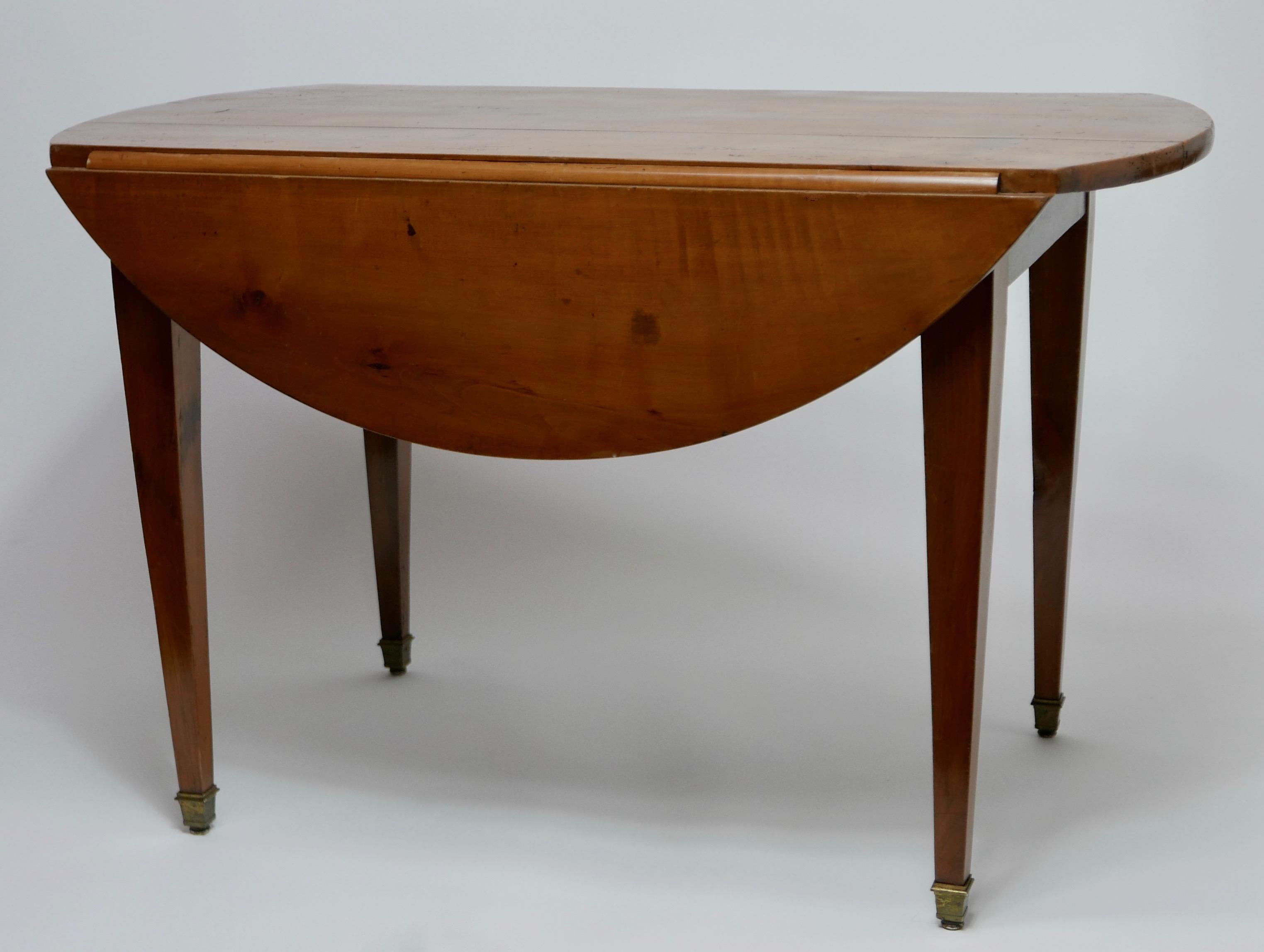 French Cherry Wood Drop-Leaf Table, Early 19th Century 5