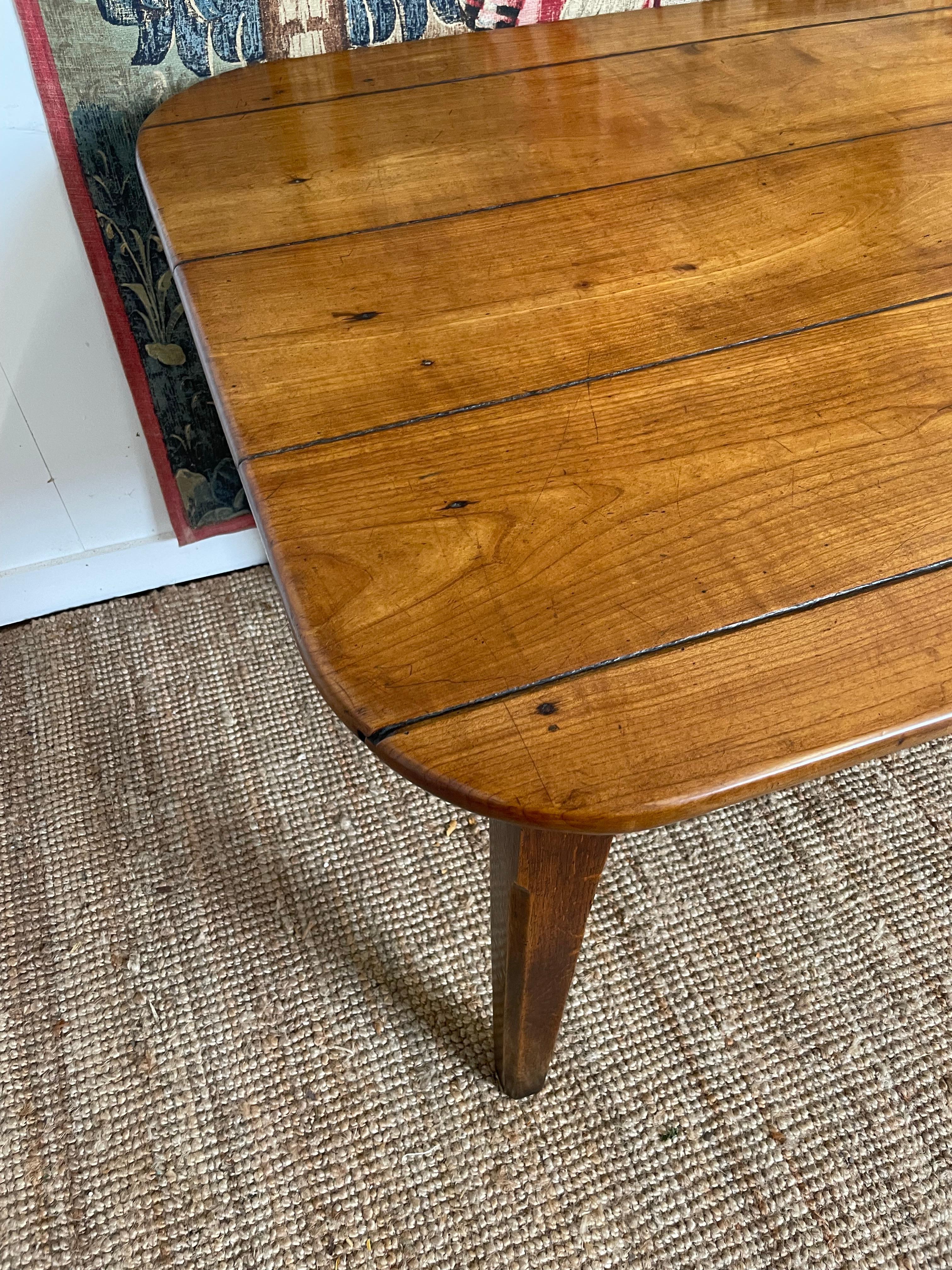 French Cherry wood farmhouse table 8 seater  For Sale 4