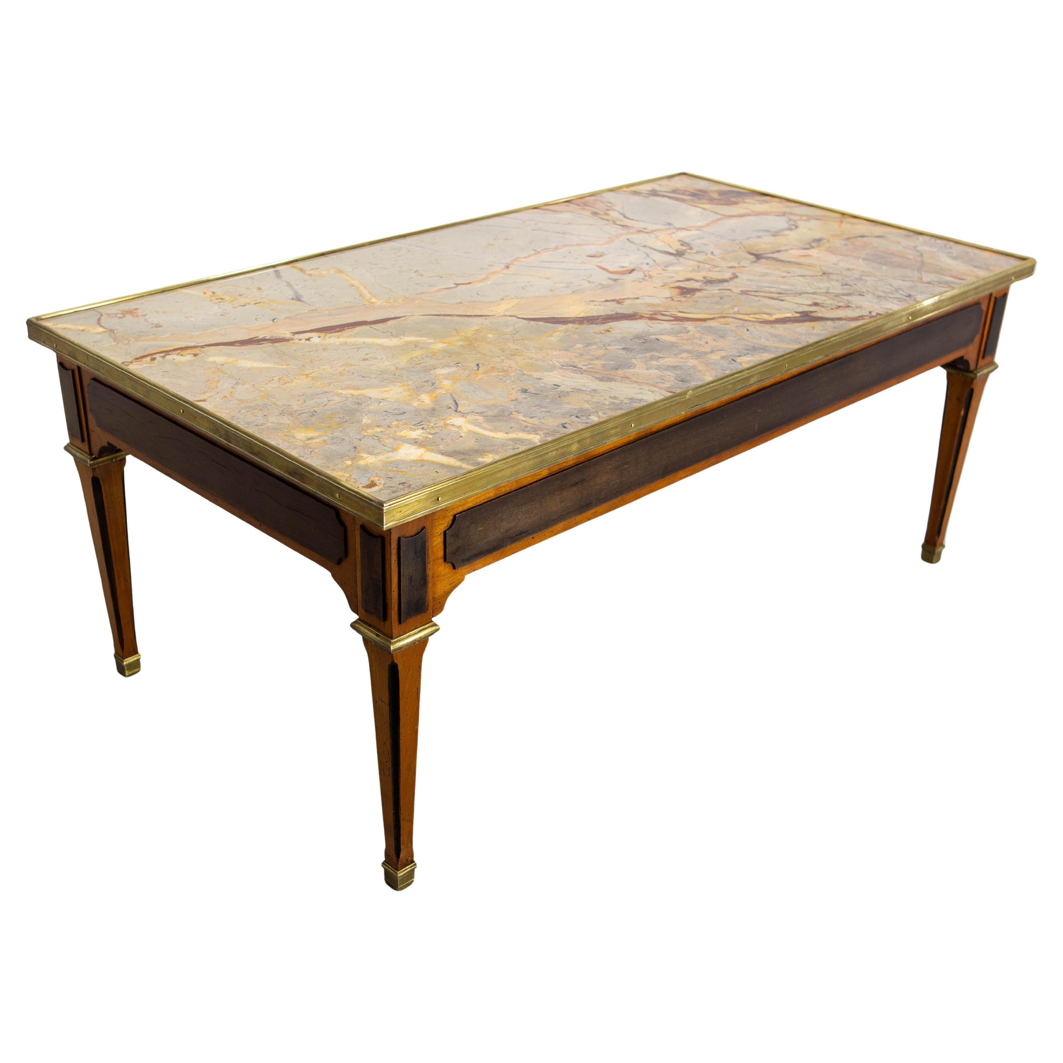 Tavolino da caffè francese in ciliegio e marmo in stile classico, circa 1960