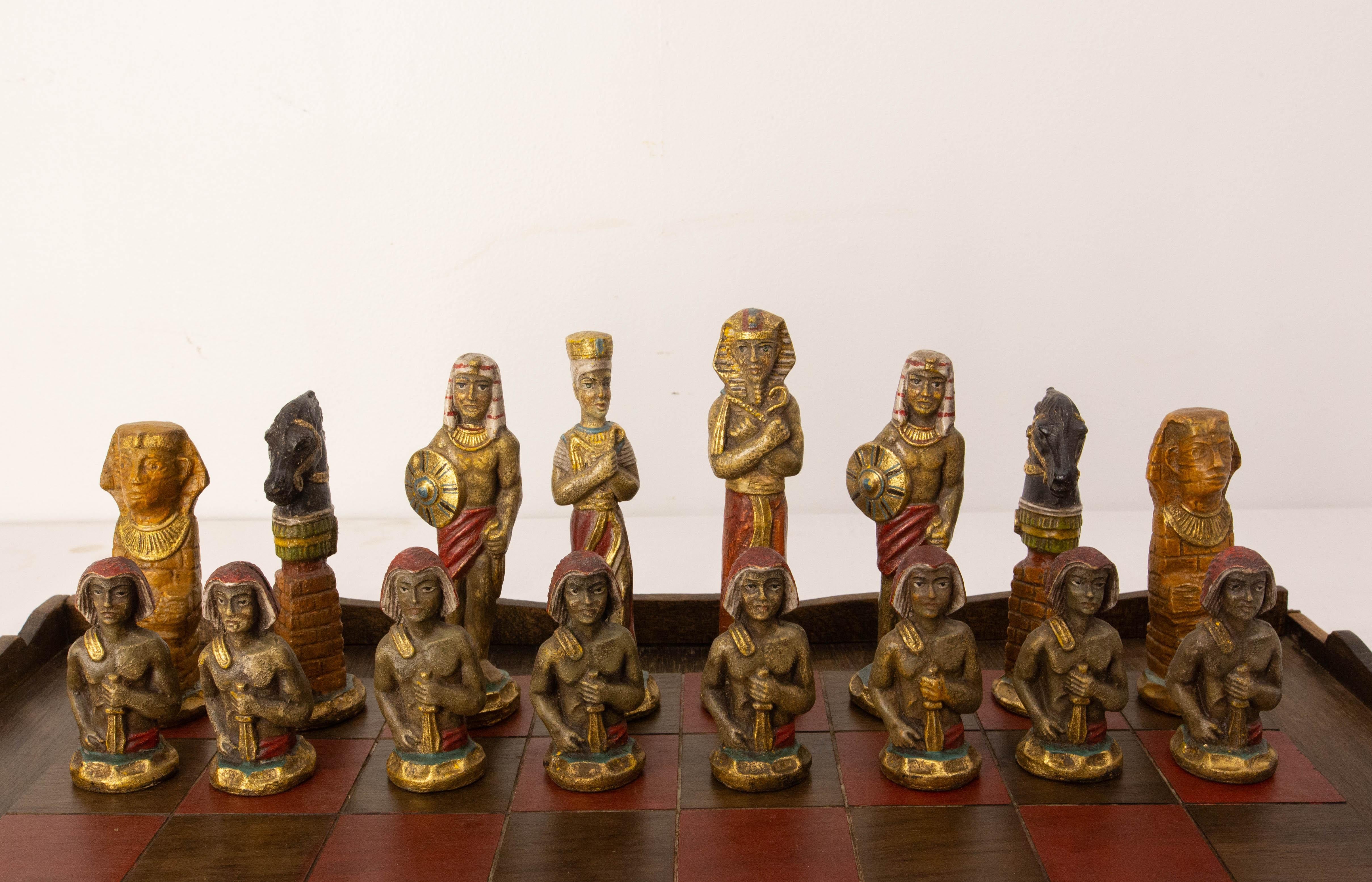 Thème d'échecs français de l'Égypte ancienne  Plâtre et Wood restaurés, vers 1920 en vente 2