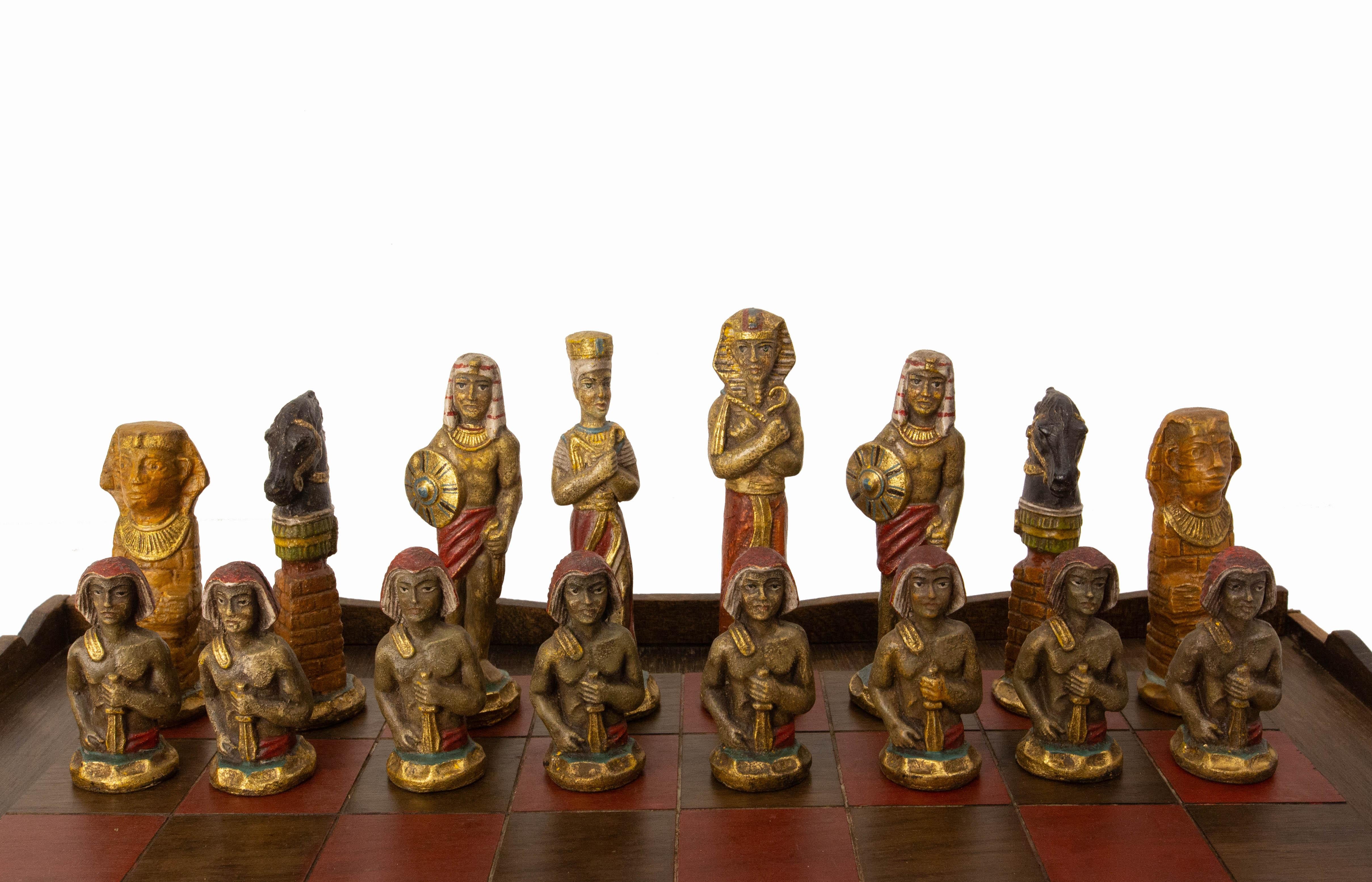 Thème d'échecs français de l'Égypte ancienne  Plâtre et Wood restaurés, vers 1920 en vente 3