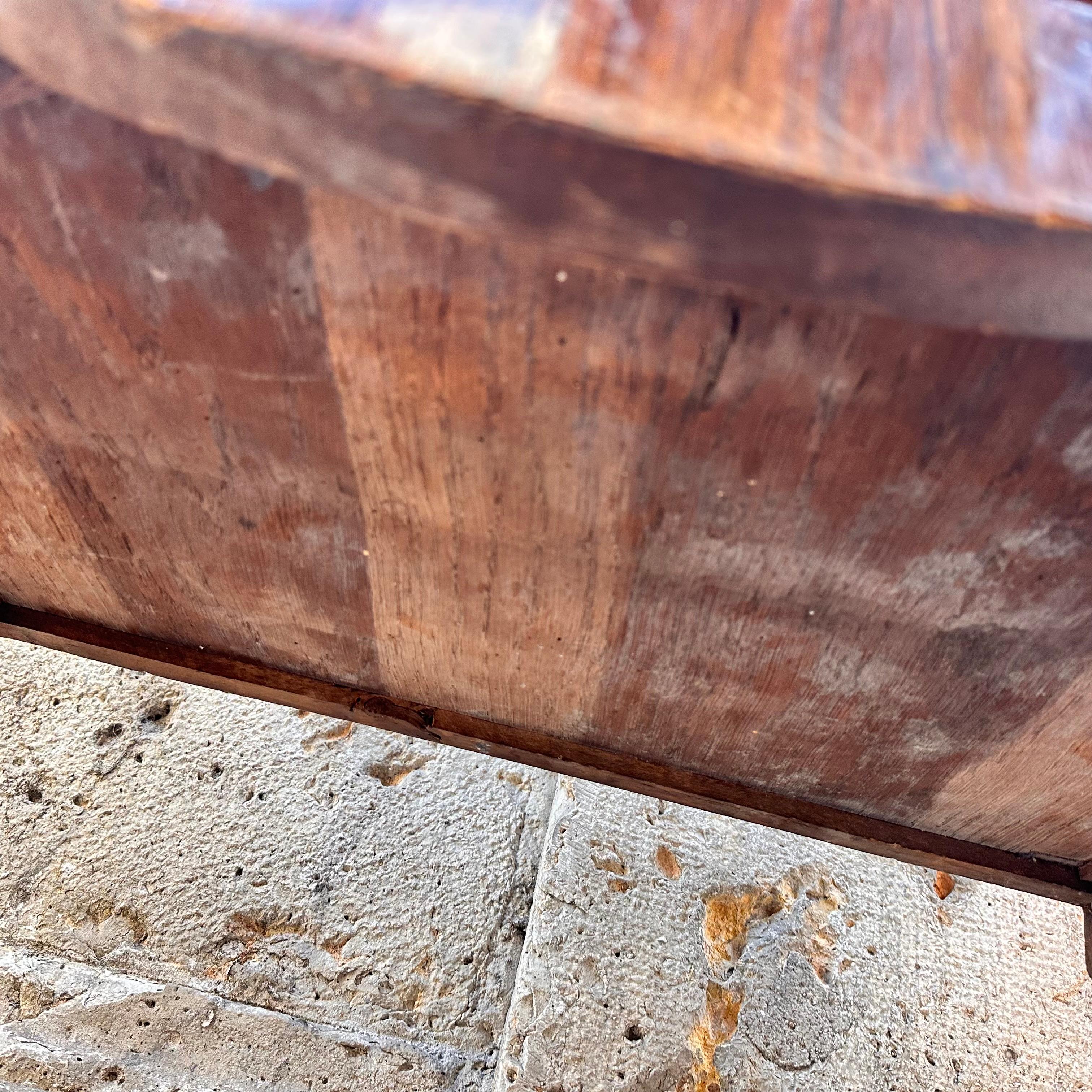 Cassettiera francese in legno e bronzo, transizione Luigi XV e Luigi XVI in vendita 3