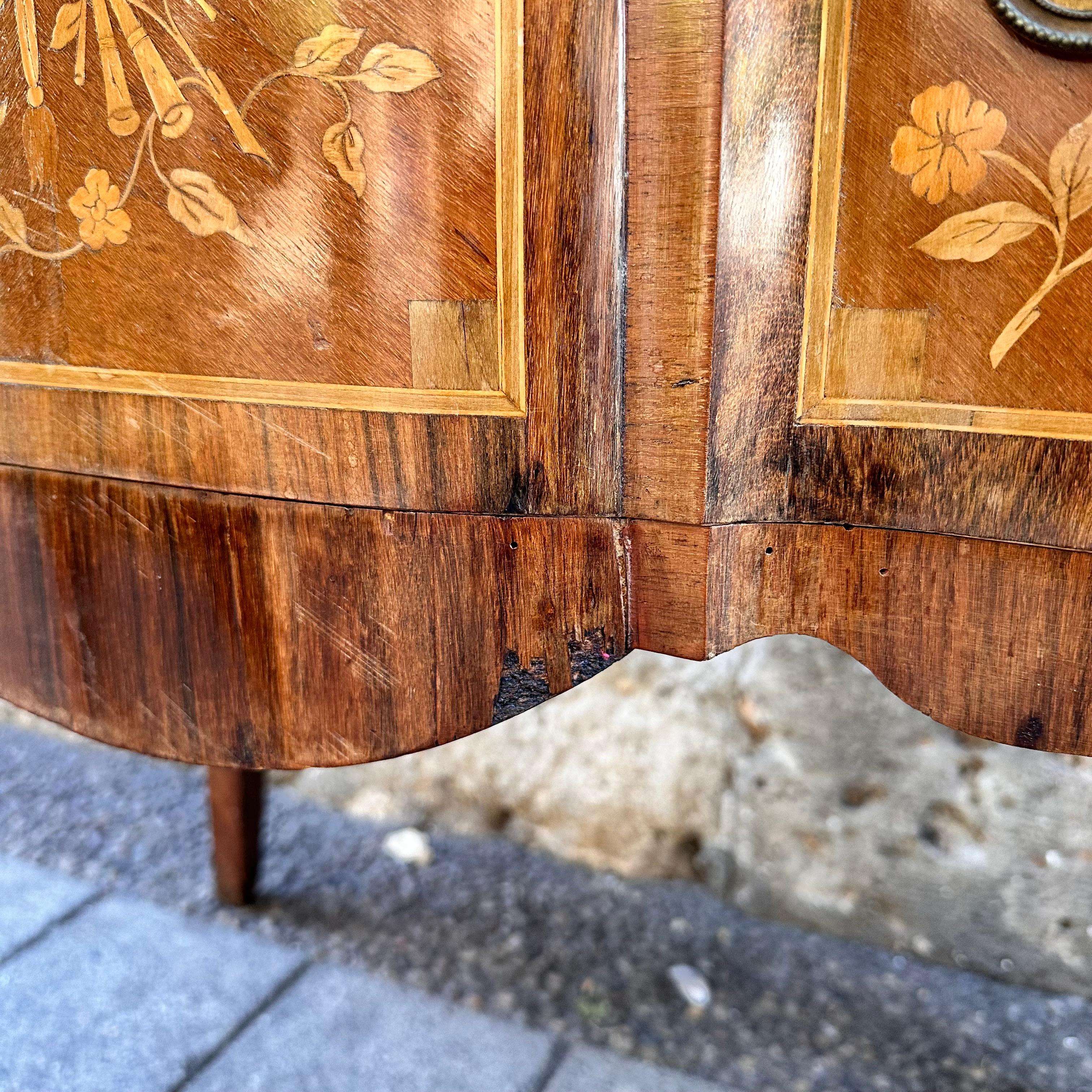 Cassettiera francese in legno e bronzo, transizione Luigi XV e Luigi XVI in vendita 7