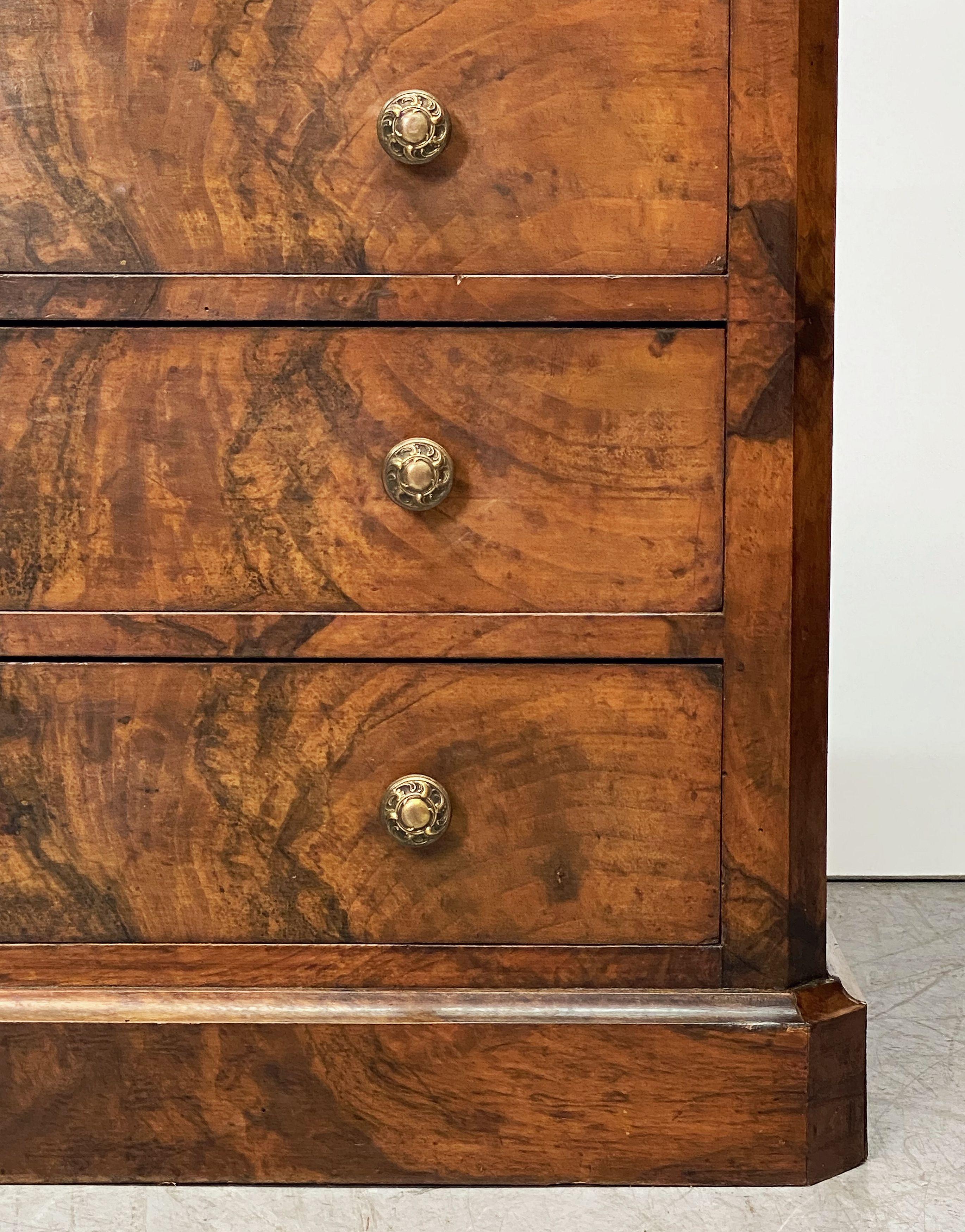 French Chest of Drawers or Commode of Flame Walnut 6