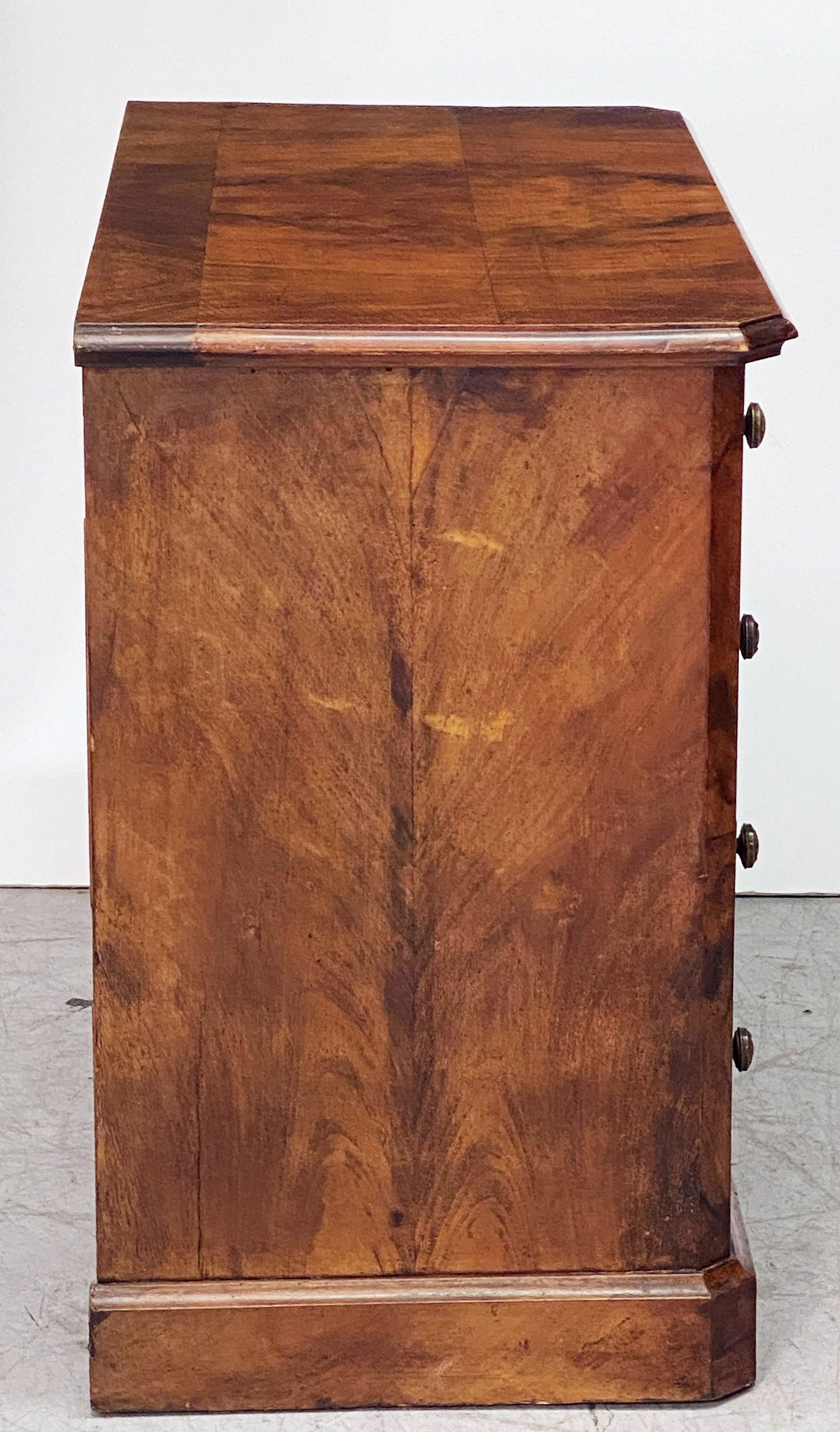French Chest of Drawers or Commode of Flame Walnut 10