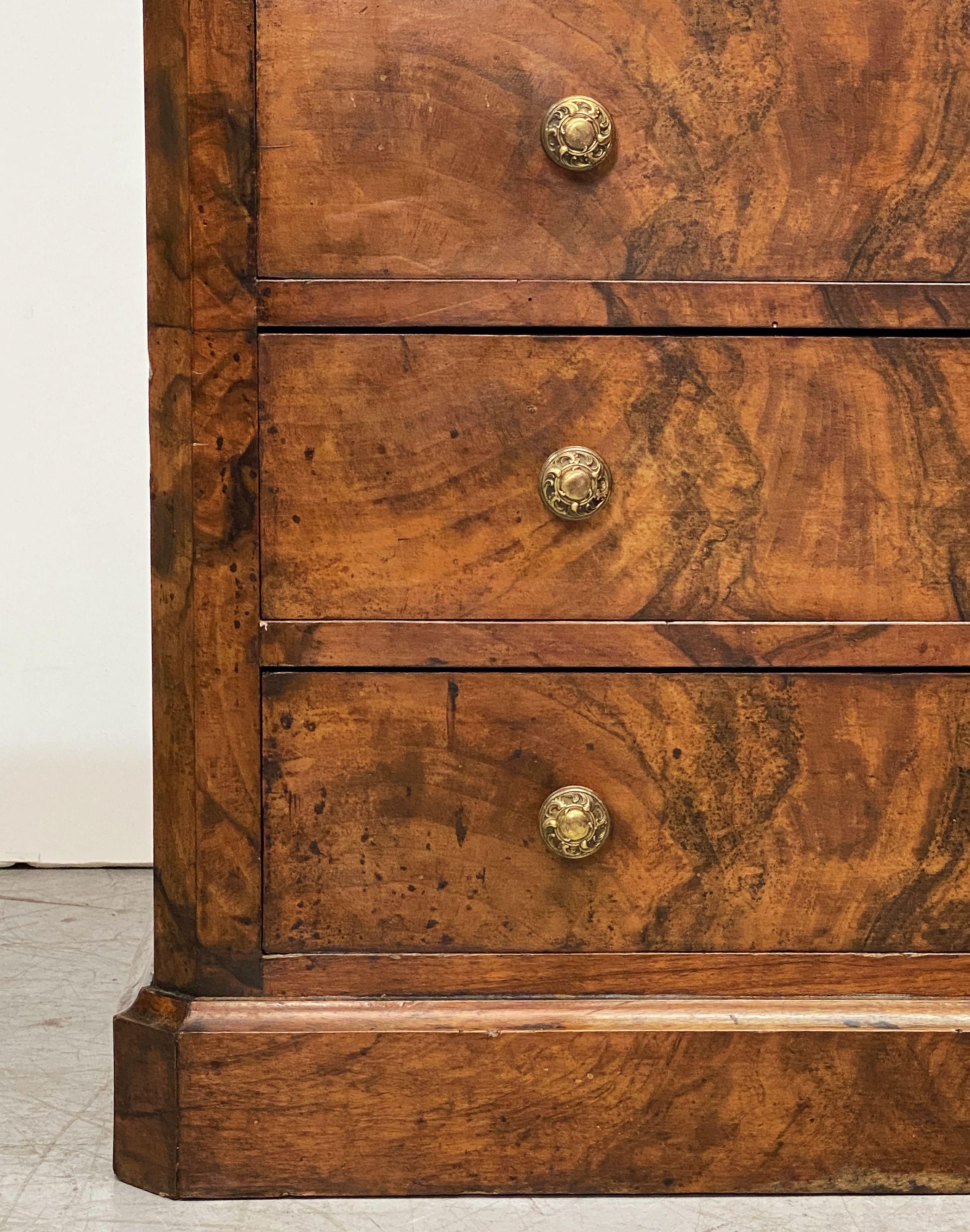 French Chest of Drawers or Commode of Flame Walnut 5