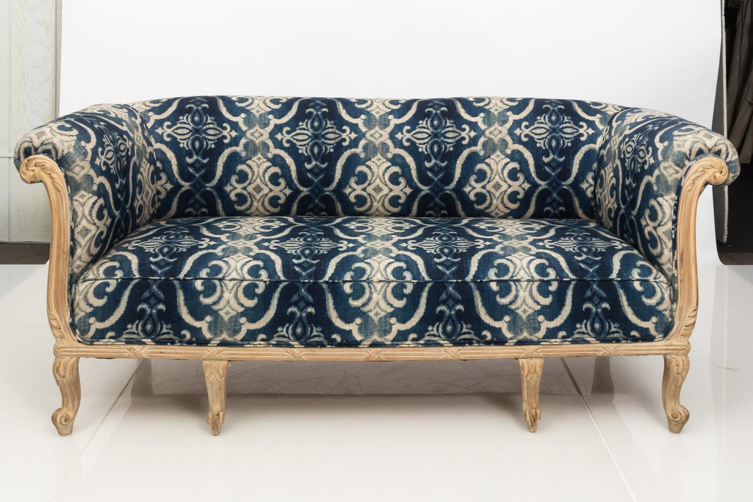 French Chesterfield Sofa with Contemporary Fabric, circa 1870 For Sale 3