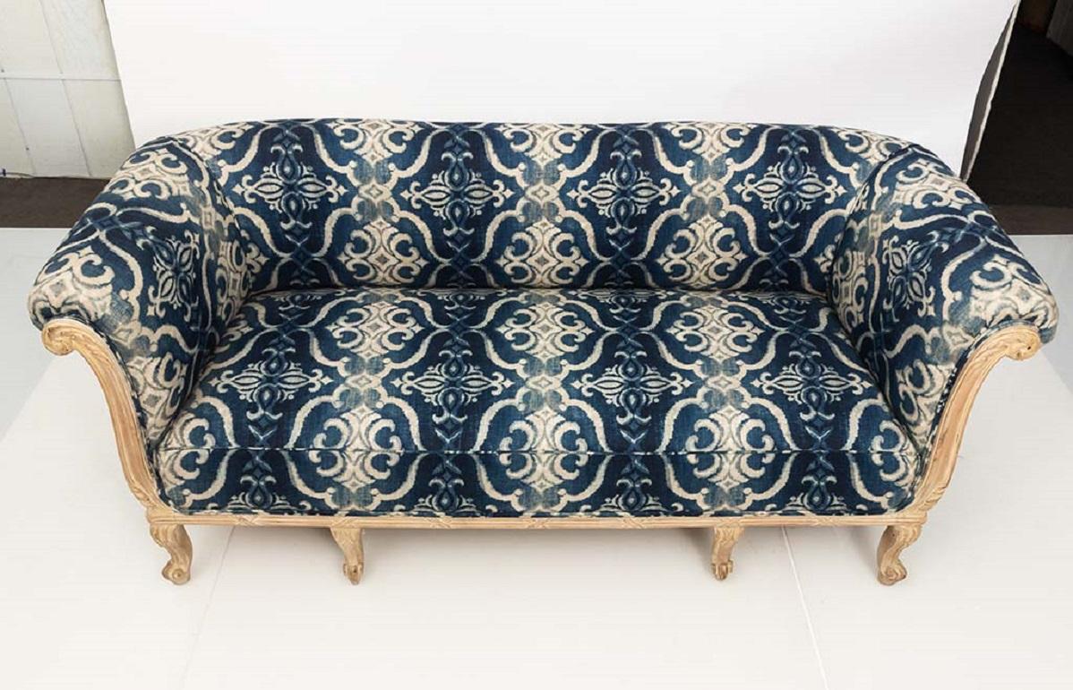 Antique French Chesterfield Sofa in Indigo Ikat Print Linen In Good Condition For Sale In South Salem, NY