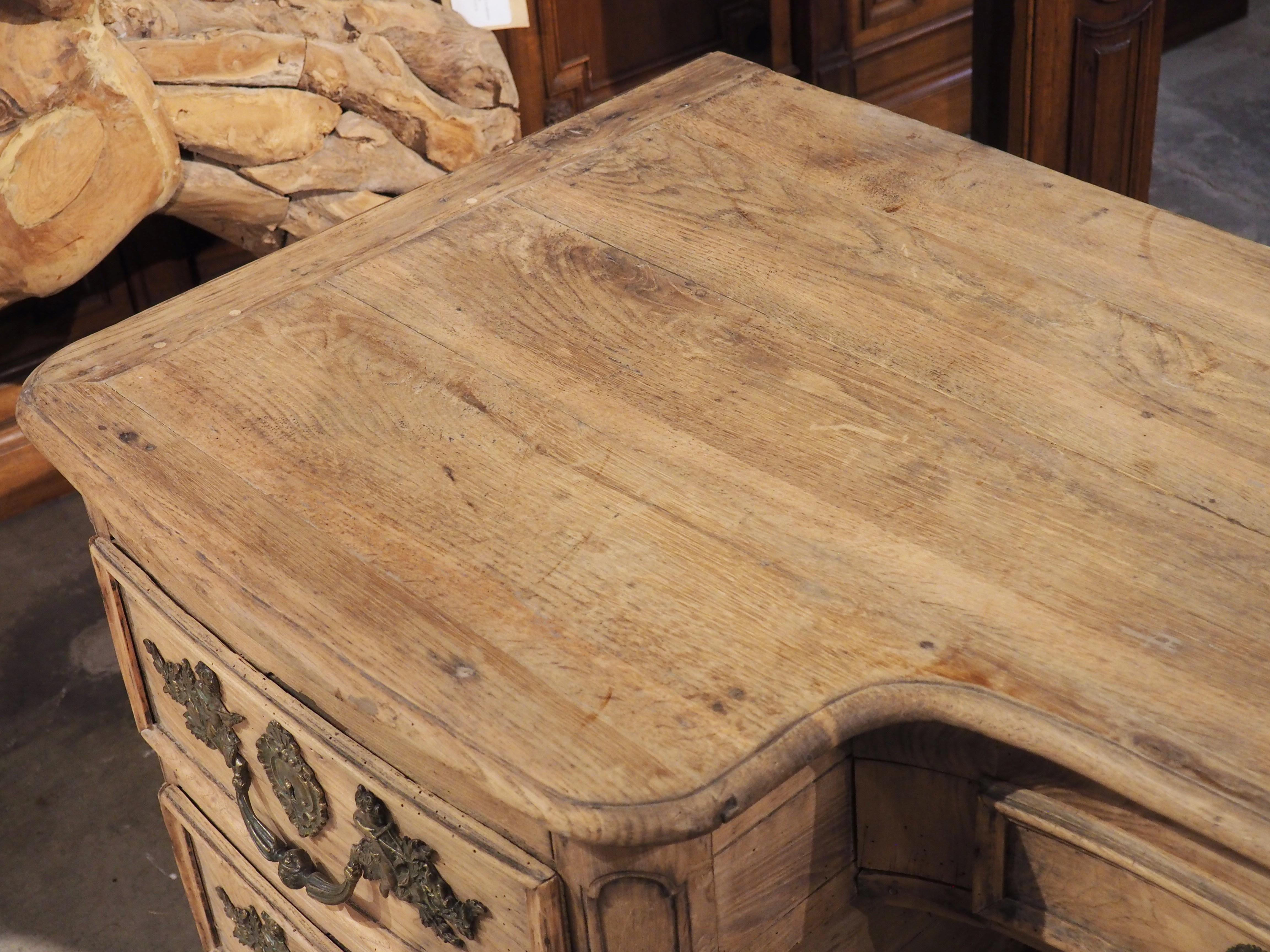 French Chestnut and Oak Desk from Le Grand Monarque À Chartres, circa 1720 For Sale 6