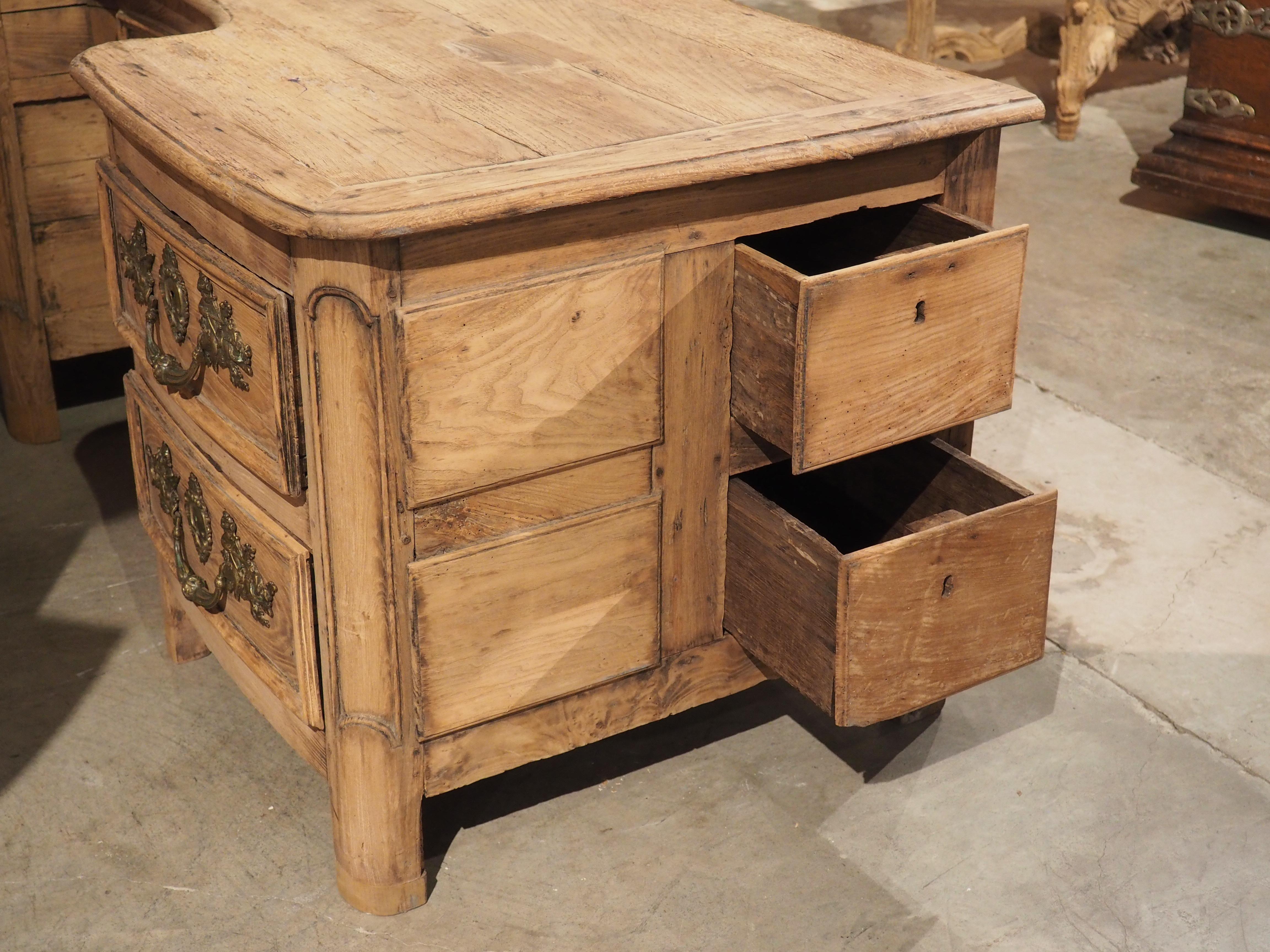 French Chestnut and Oak Desk from Le Grand Monarque À Chartres, circa 1720 For Sale 11