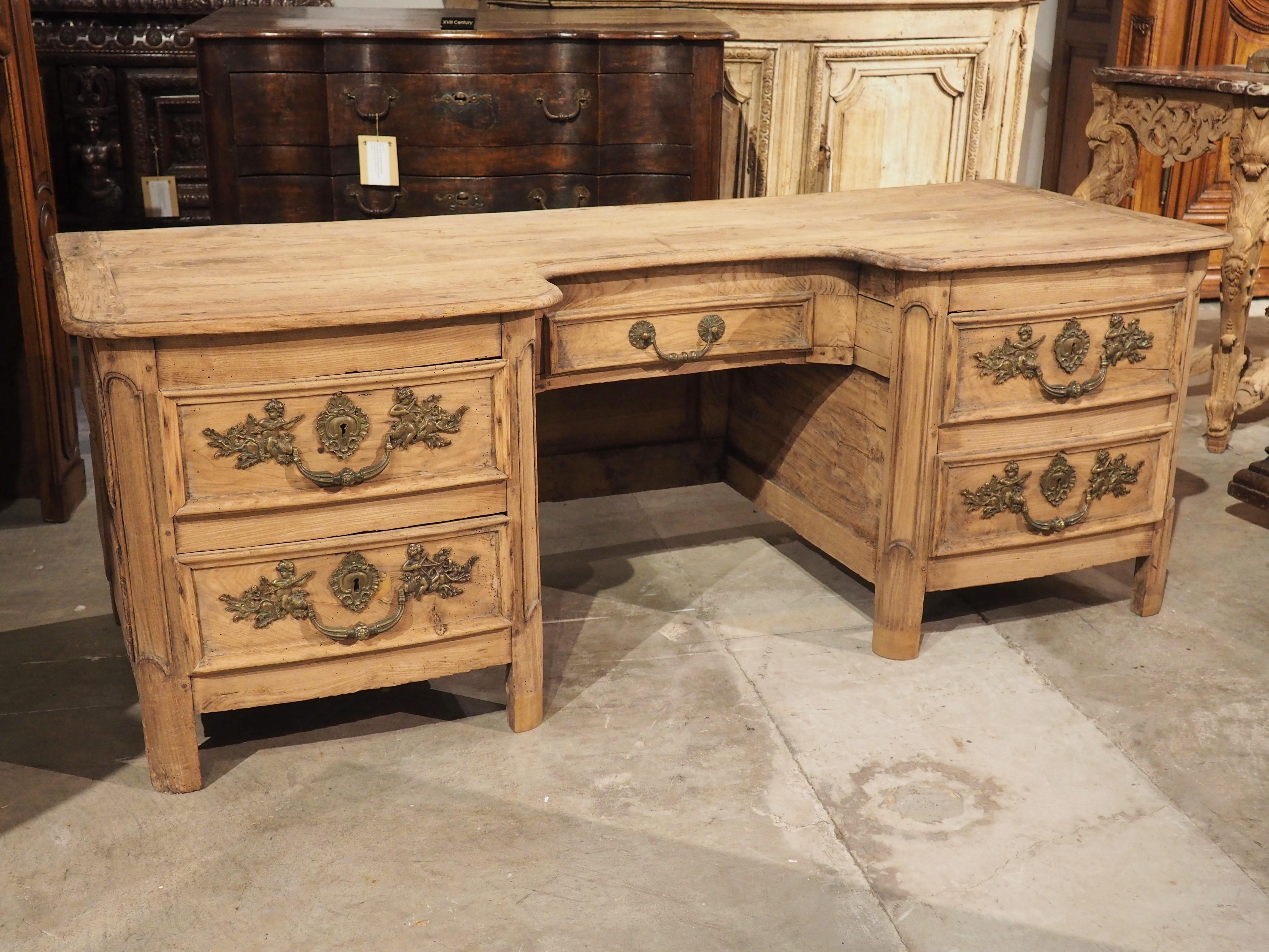 French Chestnut and Oak Desk from Le Grand Monarque À Chartres, circa 1720 For Sale 13