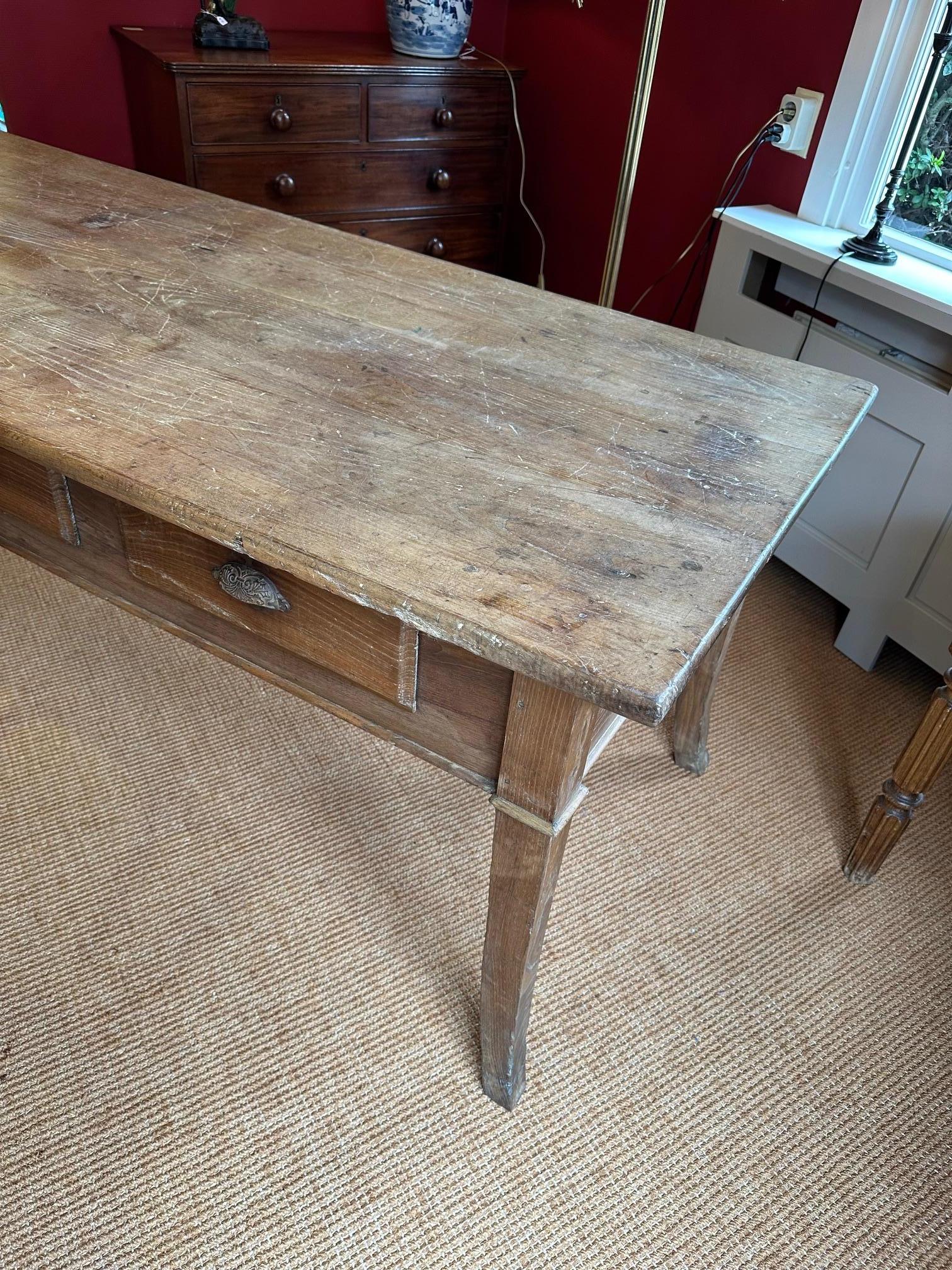 French Chestnut country table with three drawers For Sale 2