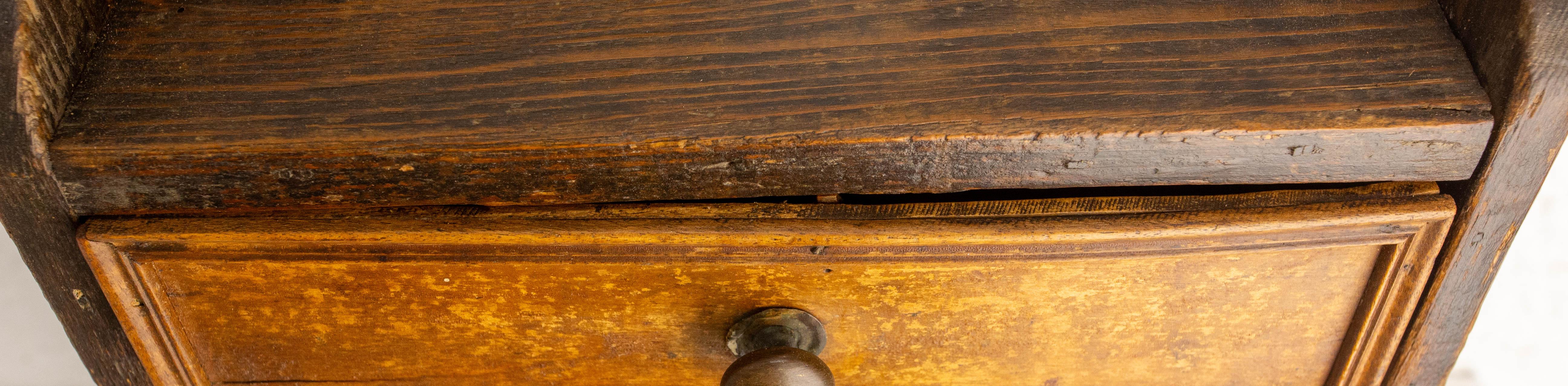 Petite table de nuit d'appoint étoile de chasse, fin du 19e siècle en vente 3