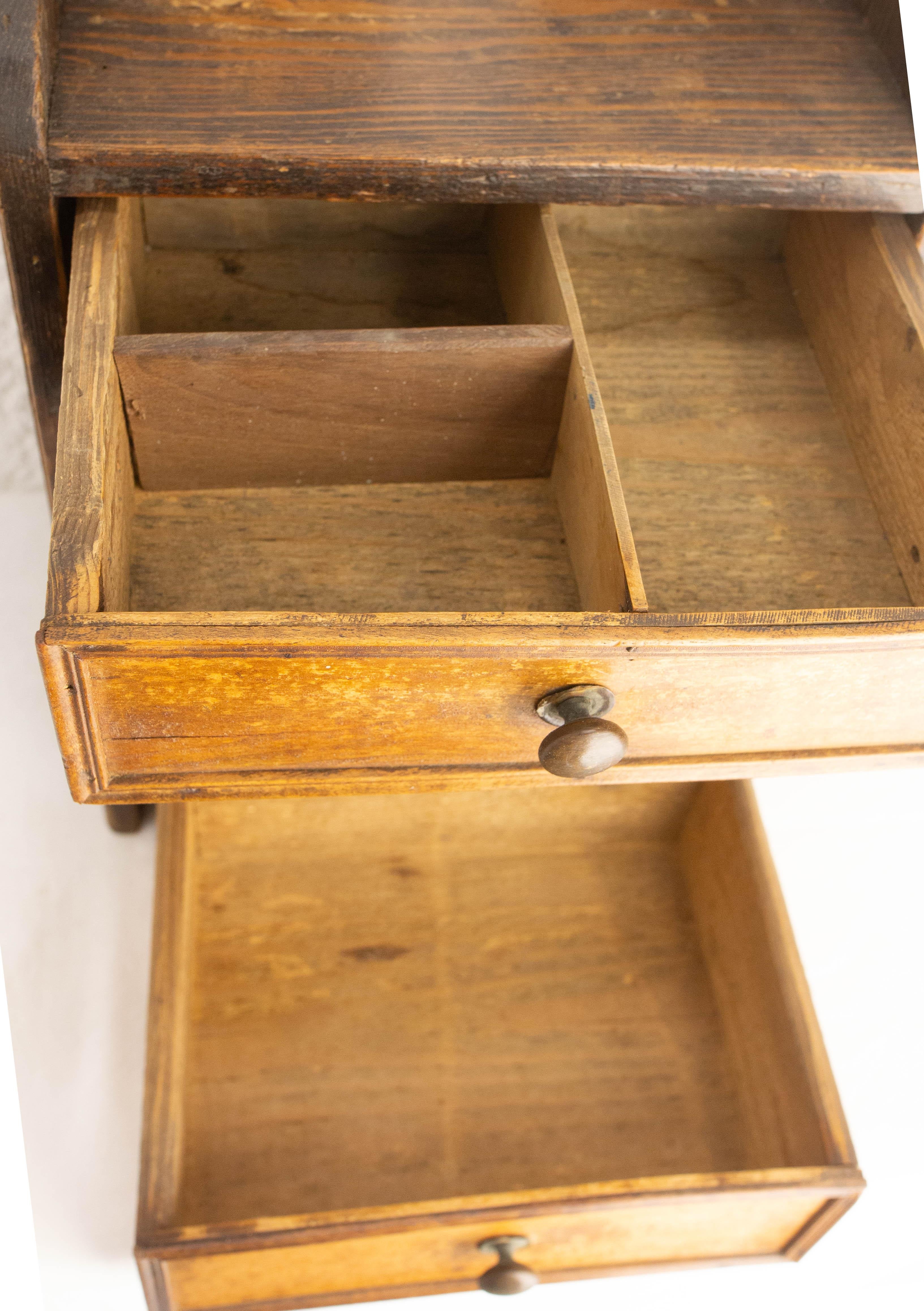 Petite table de nuit d'appoint étoile de chasse, fin du 19e siècle en vente 1