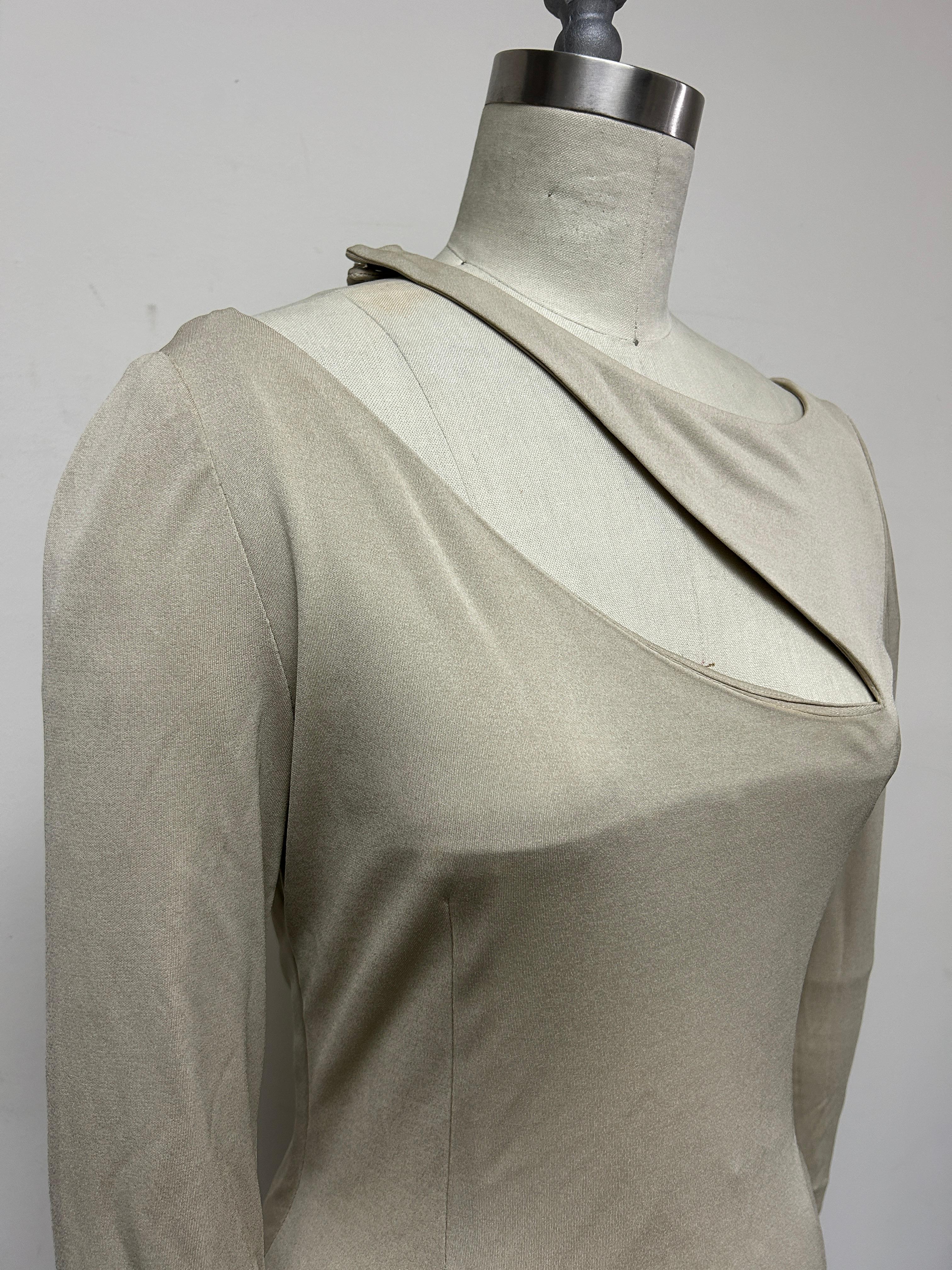 Abito French Chic con body a maniche lunghe e cut-out In condizioni buone in vendita a Los Angeles, CA