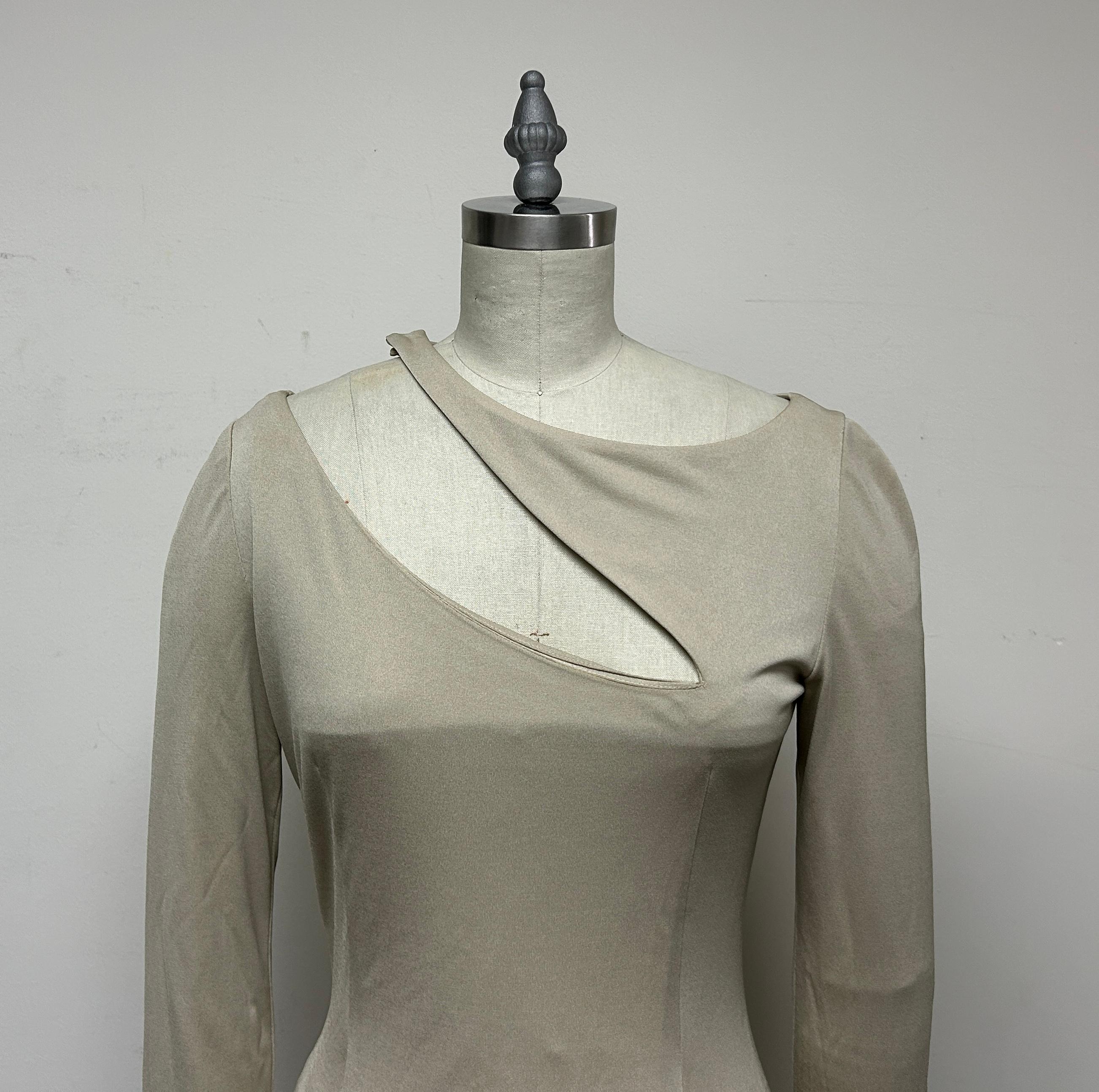 Donna Abito French Chic con body a maniche lunghe e cut-out in vendita