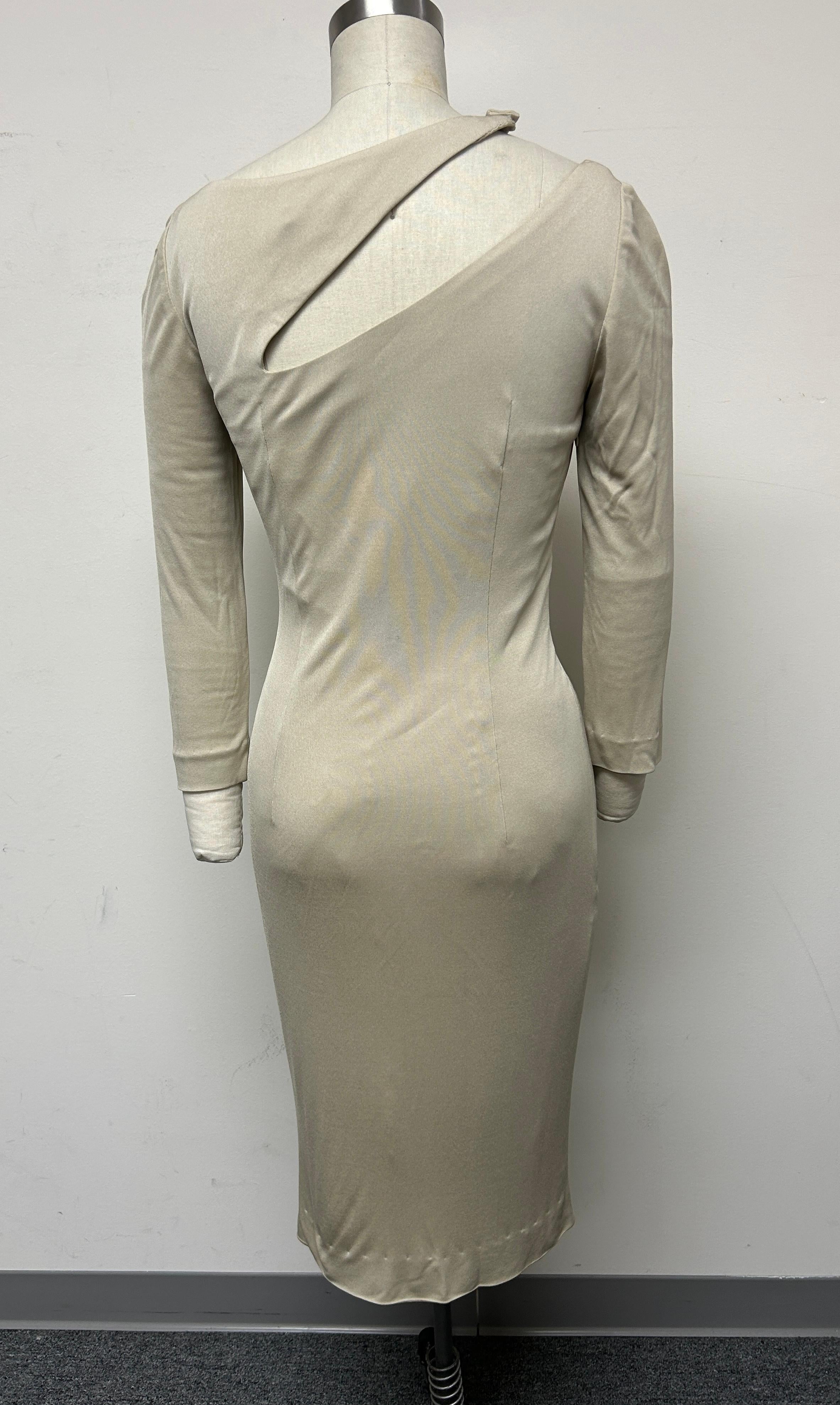Abito French Chic con body a maniche lunghe e cut-out in vendita 1
