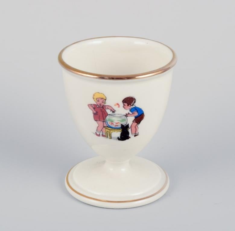 Vajilla infantil francesa de porcelana. Años 30/40 en Bueno estado para la venta en Copenhagen, DK
