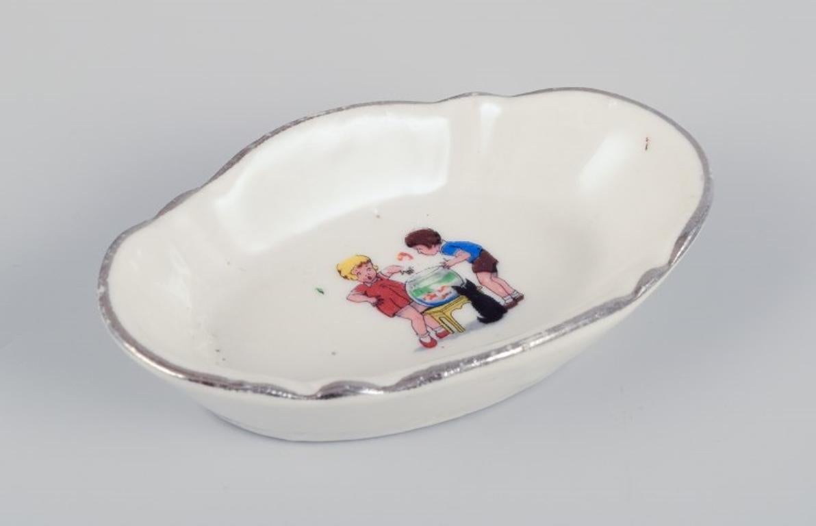 French children's porcelain dinnerware. 1930s/40s For Sale 1