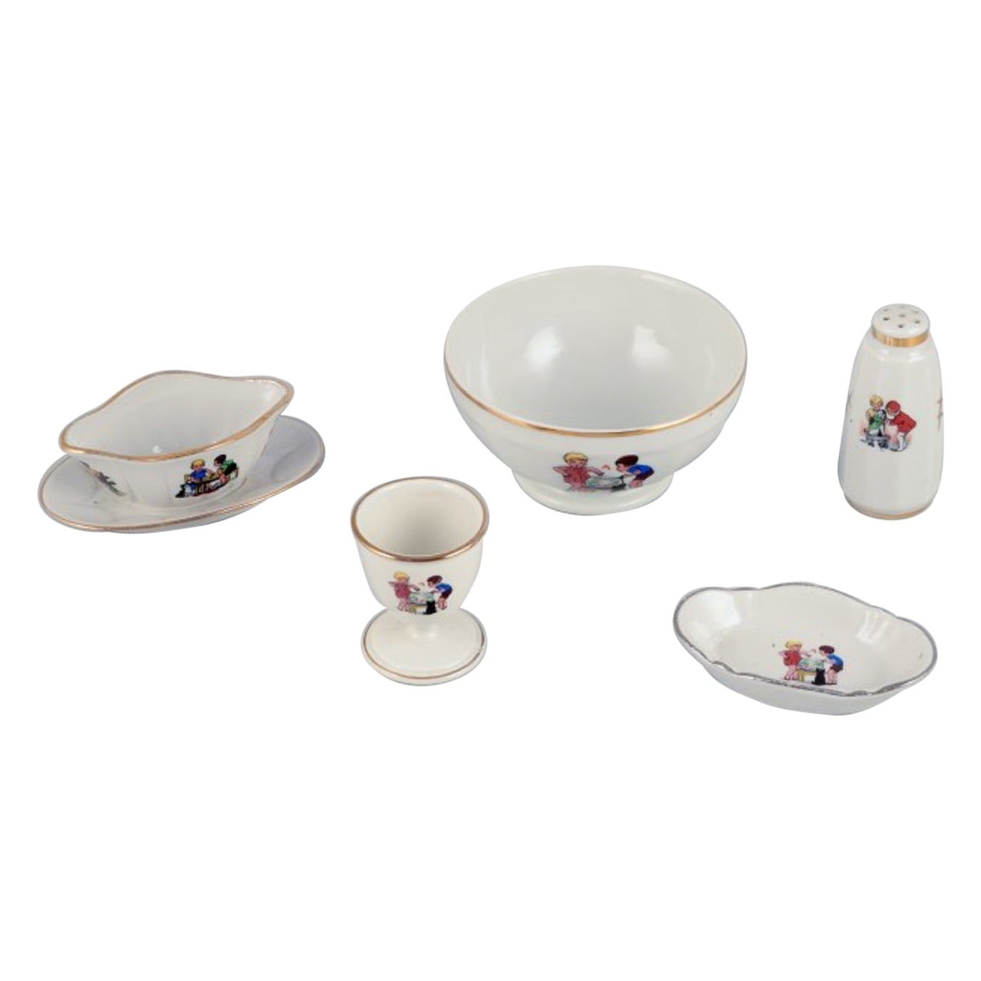 French children's porcelain dinnerware. 1930s/40s
