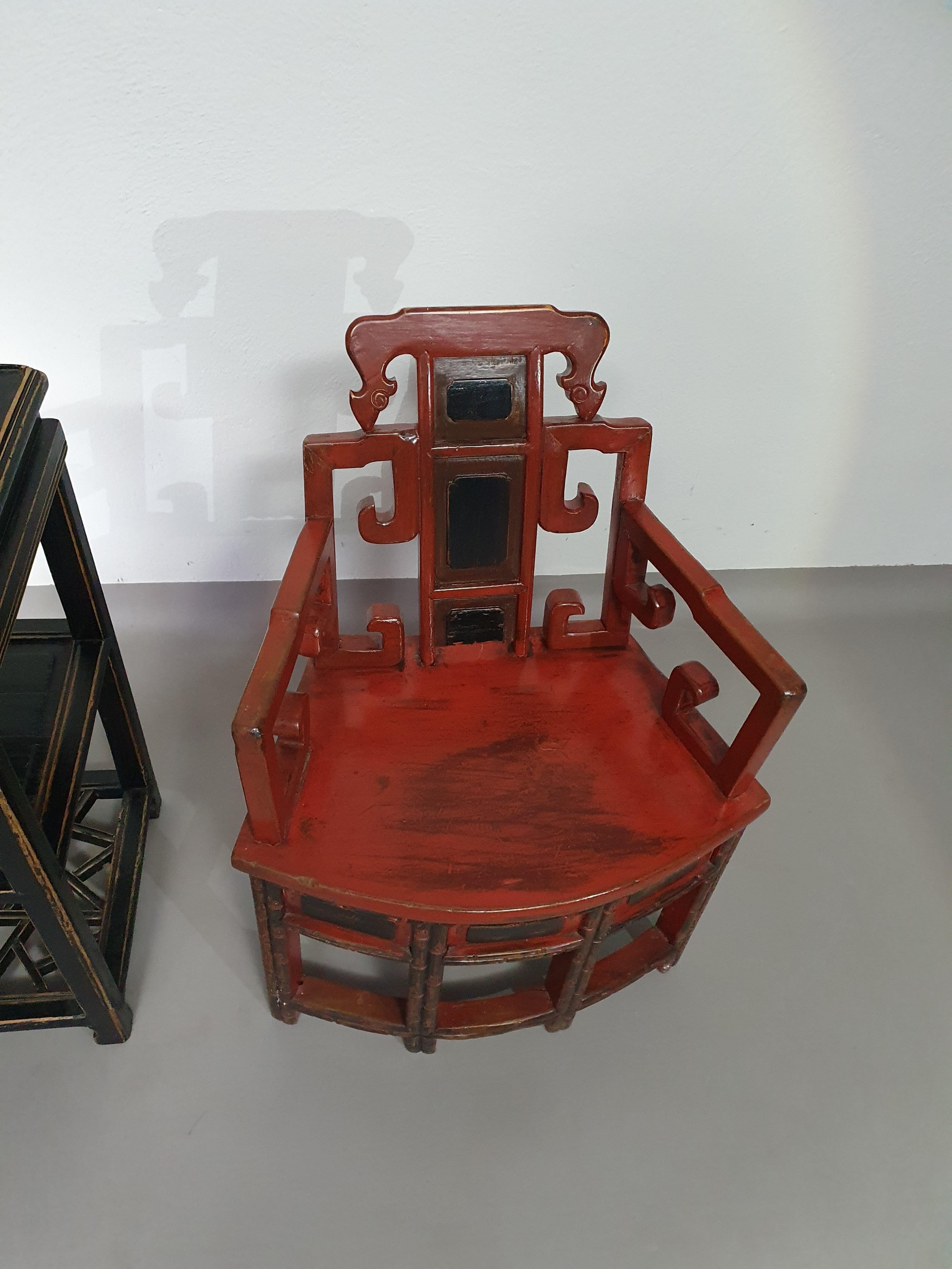 French Chinois altar chairs and table set For Sale 2