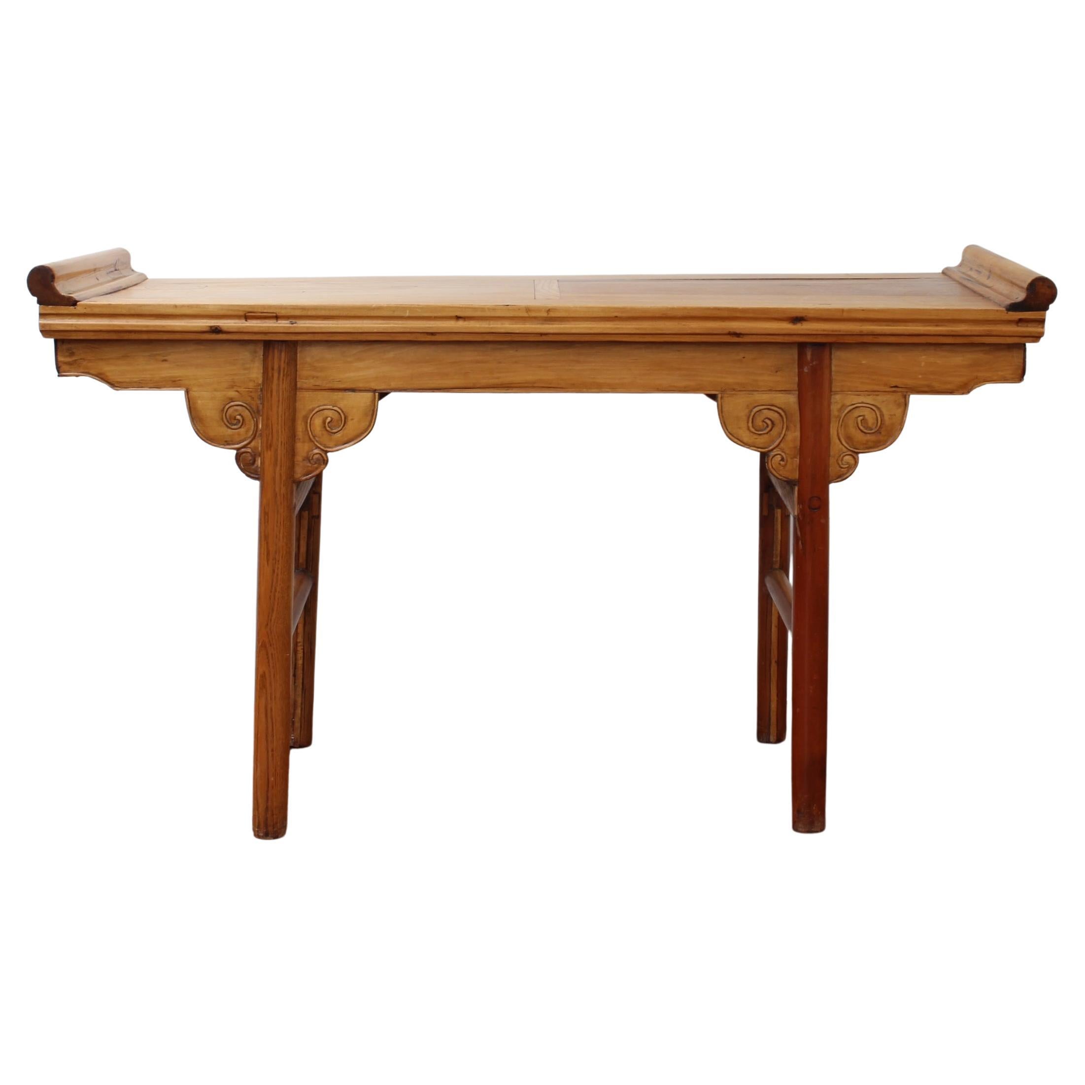 Table console en bois de style chinois français '20ème siècle'.