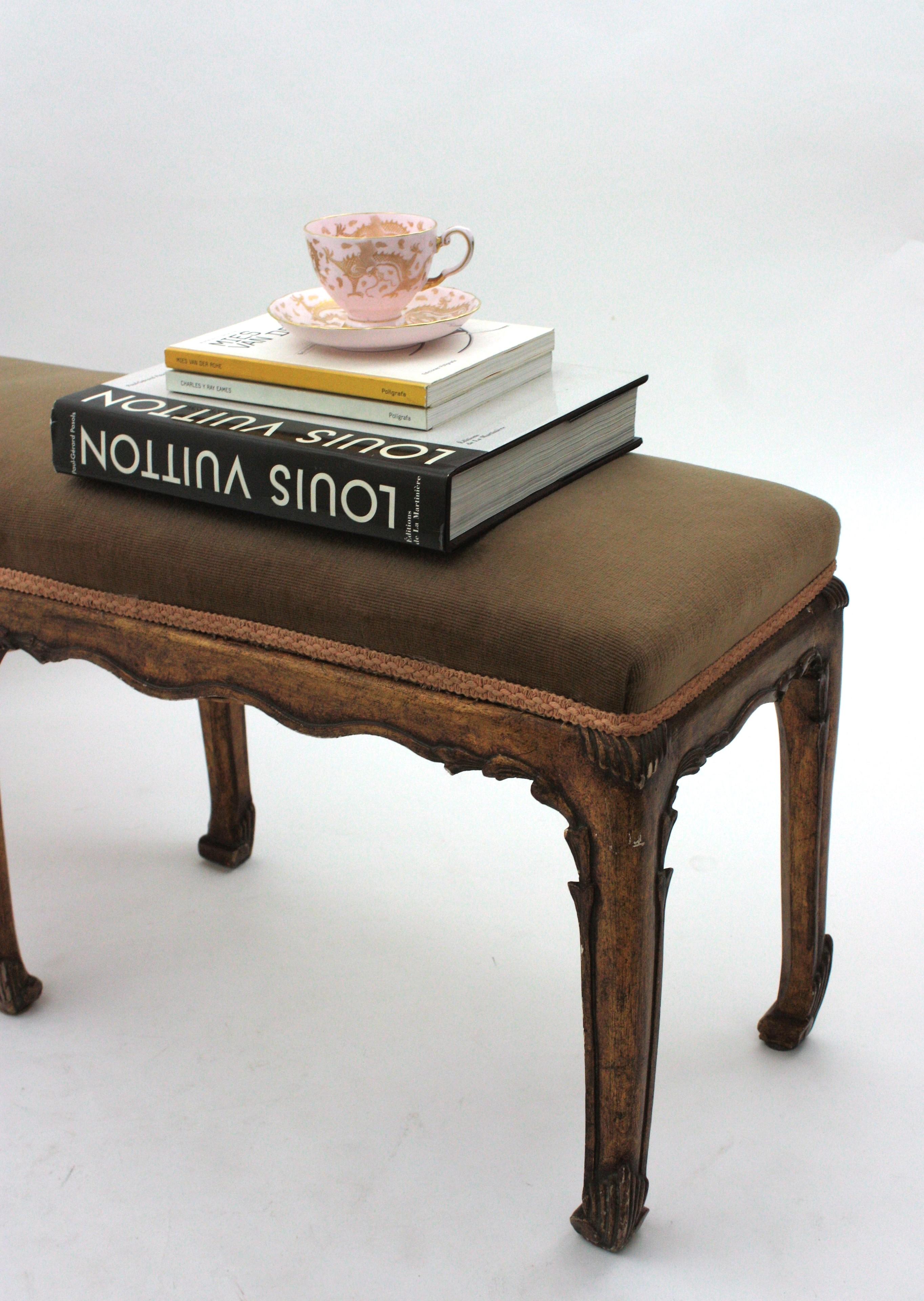 French Chinoiserie Art Deco Carved Giltwood Bench  For Sale 8
