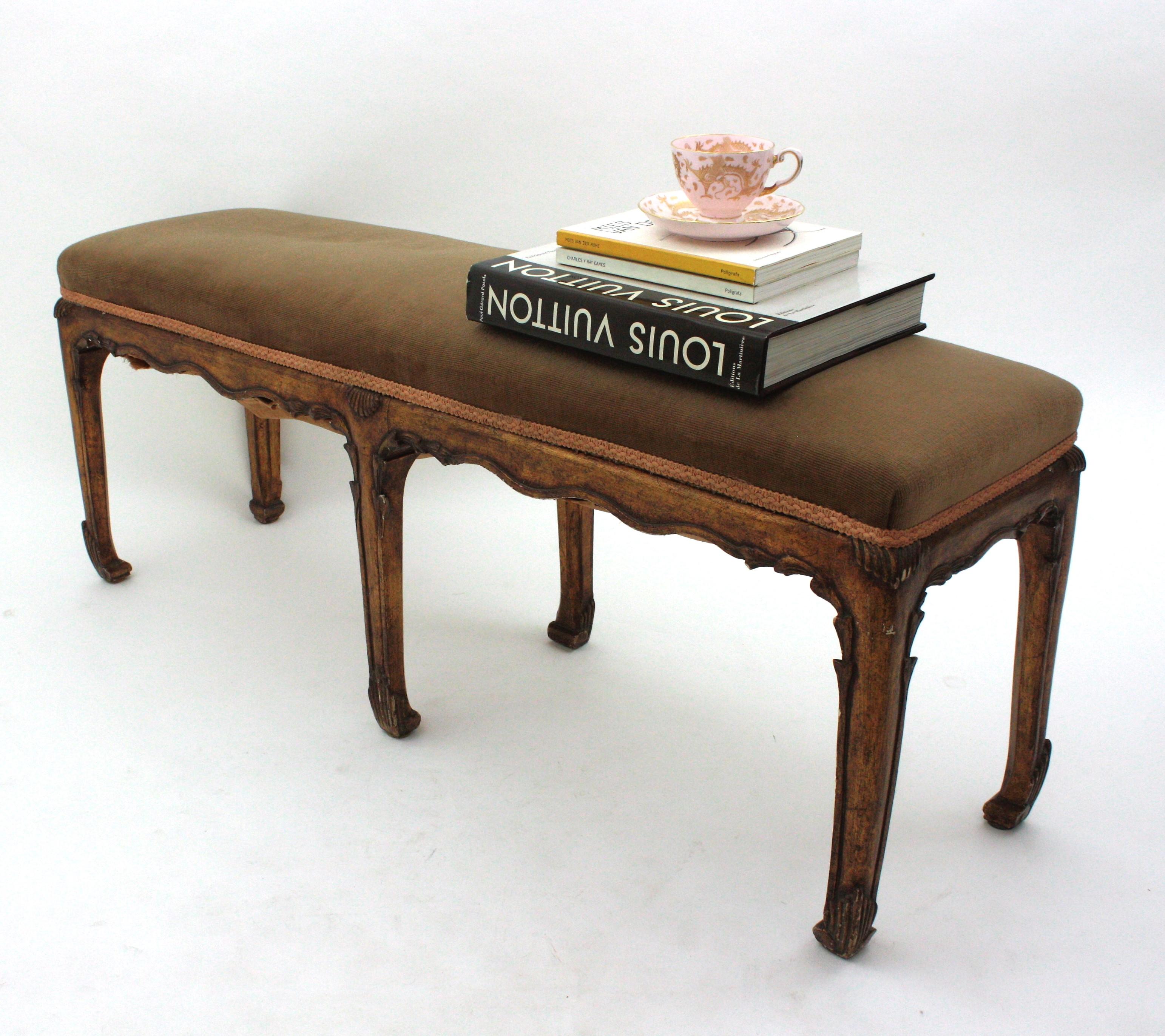 French Chinoiserie Art Deco Carved Giltwood Bench  In Good Condition For Sale In Barcelona, ES