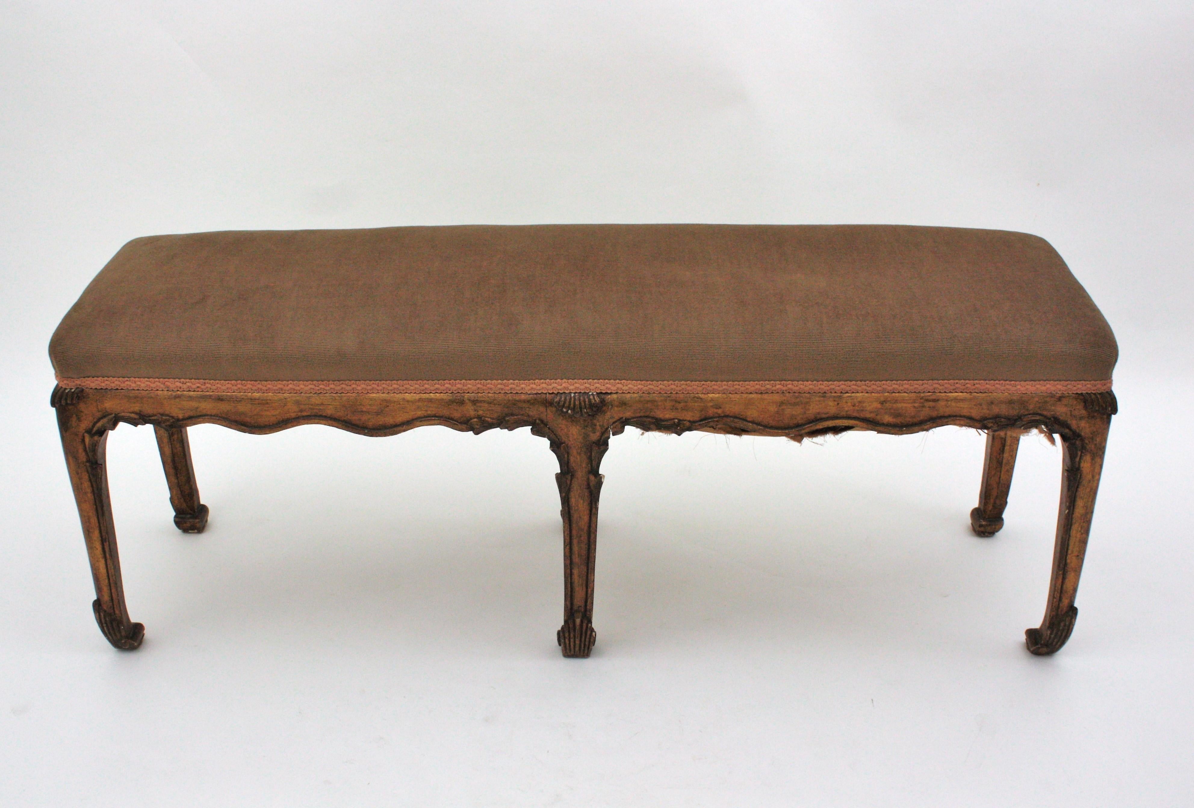 20th Century French Chinoiserie Art Deco Carved Giltwood Bench  For Sale