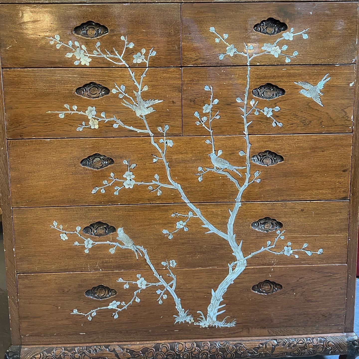 French Chinoiserie Chest of Drawers Pearl Inlay, 1900s For Sale 1