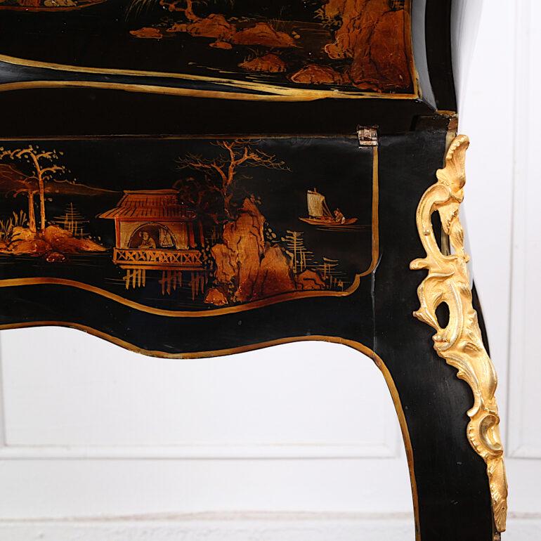 French Chinoiserie Lacquered Bombe Writing Desk or Bureau 4