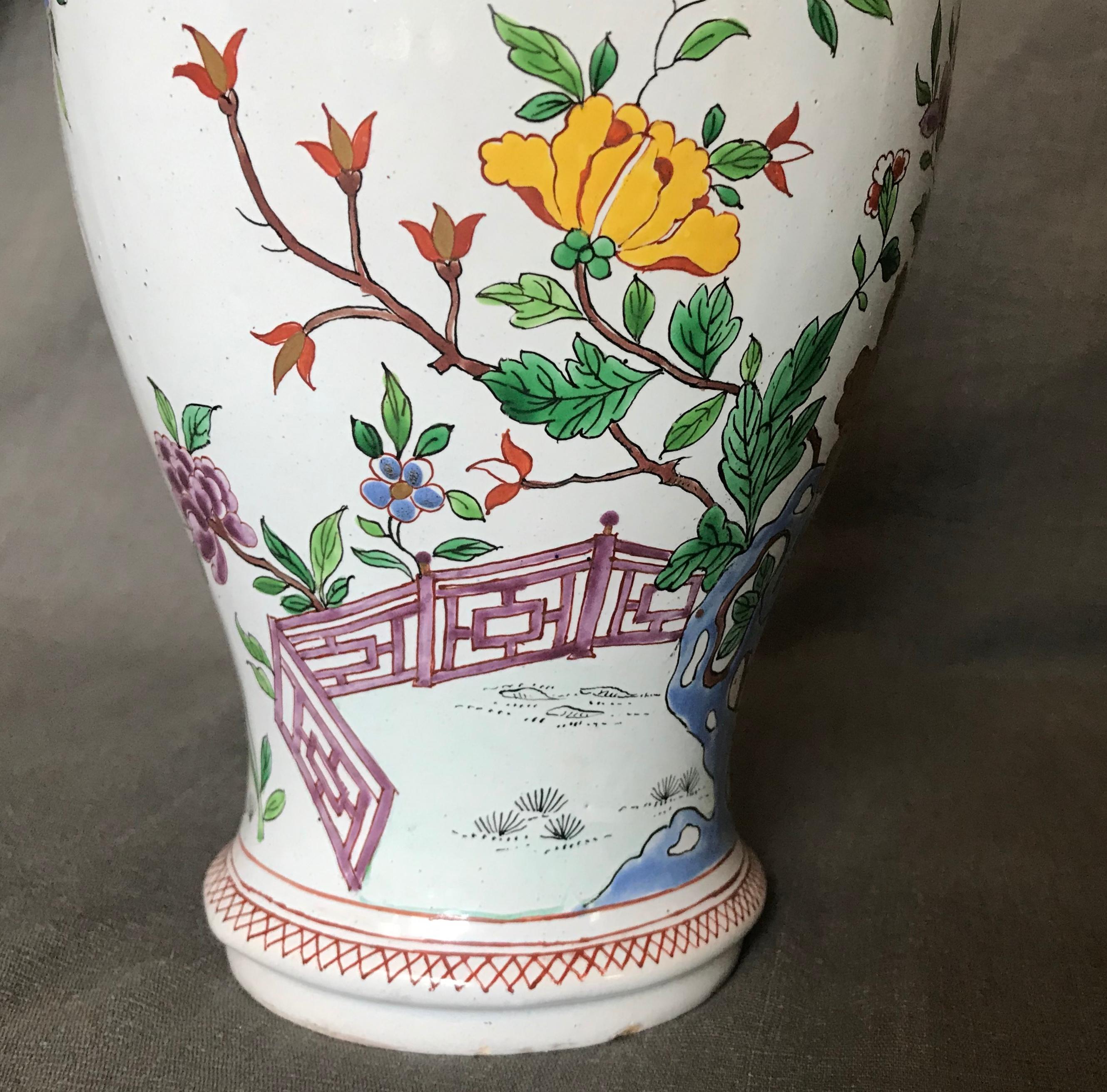 French Chinoiserie Faience Vase In Good Condition For Sale In New York, NY