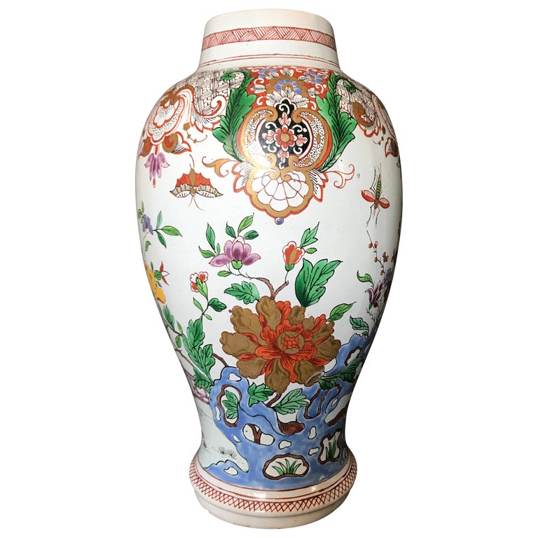 French Chinoiserie Majolica Vase For Sale
