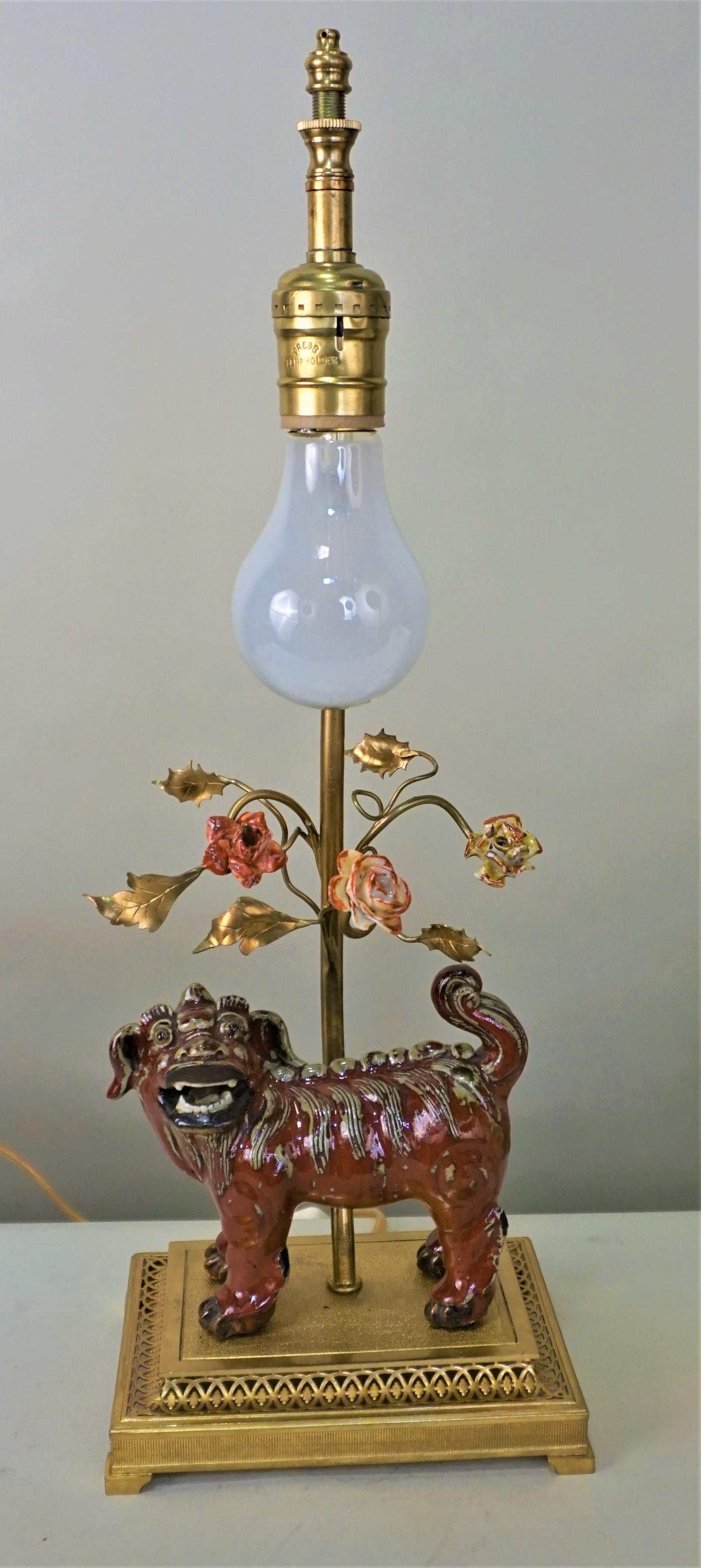 Mid-20th Century French Chinoiserie Porcelain Foo Dog Table Lamp