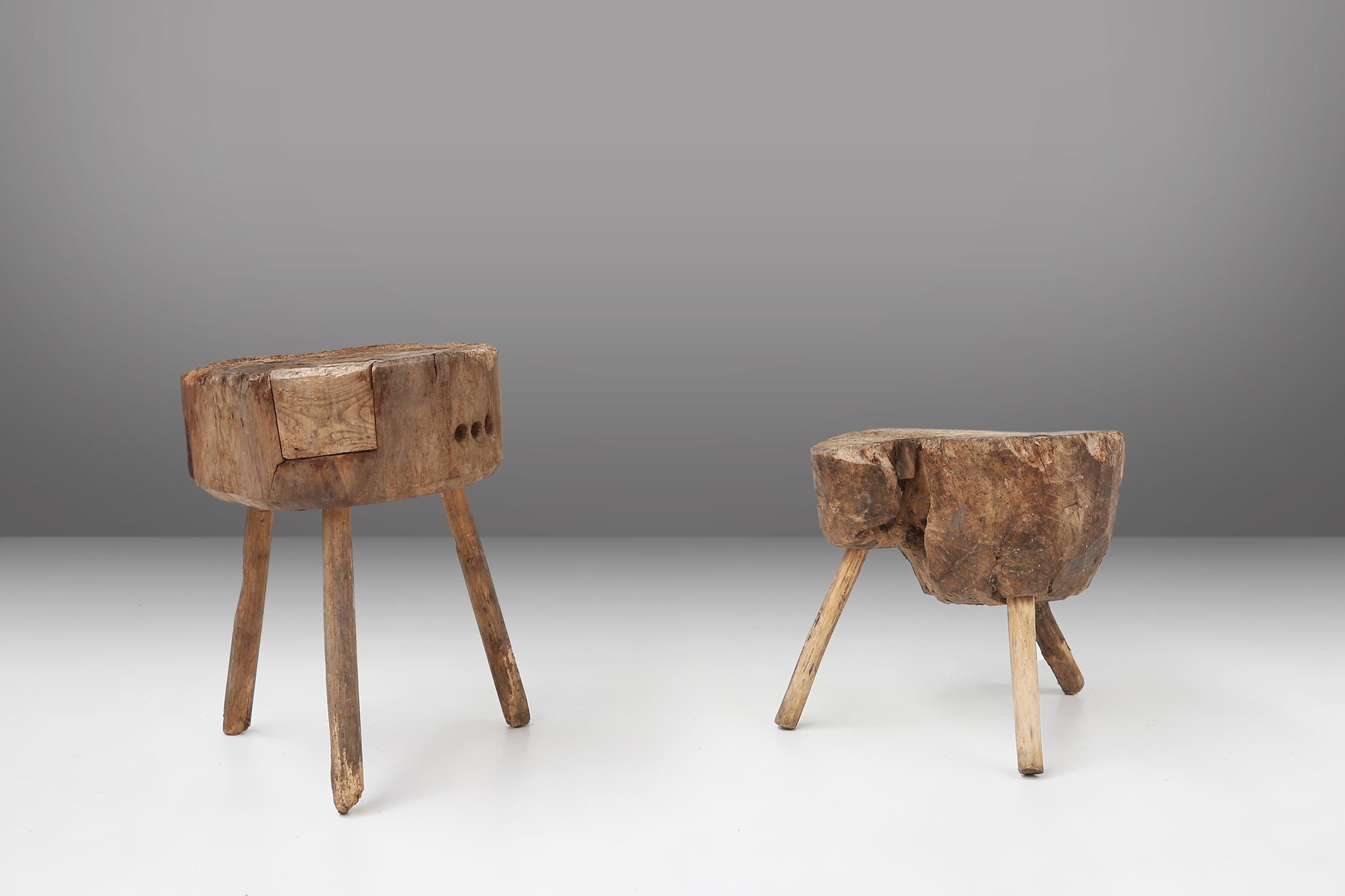 French chopping block or side table in full wood, ca. 1850 For Sale 4