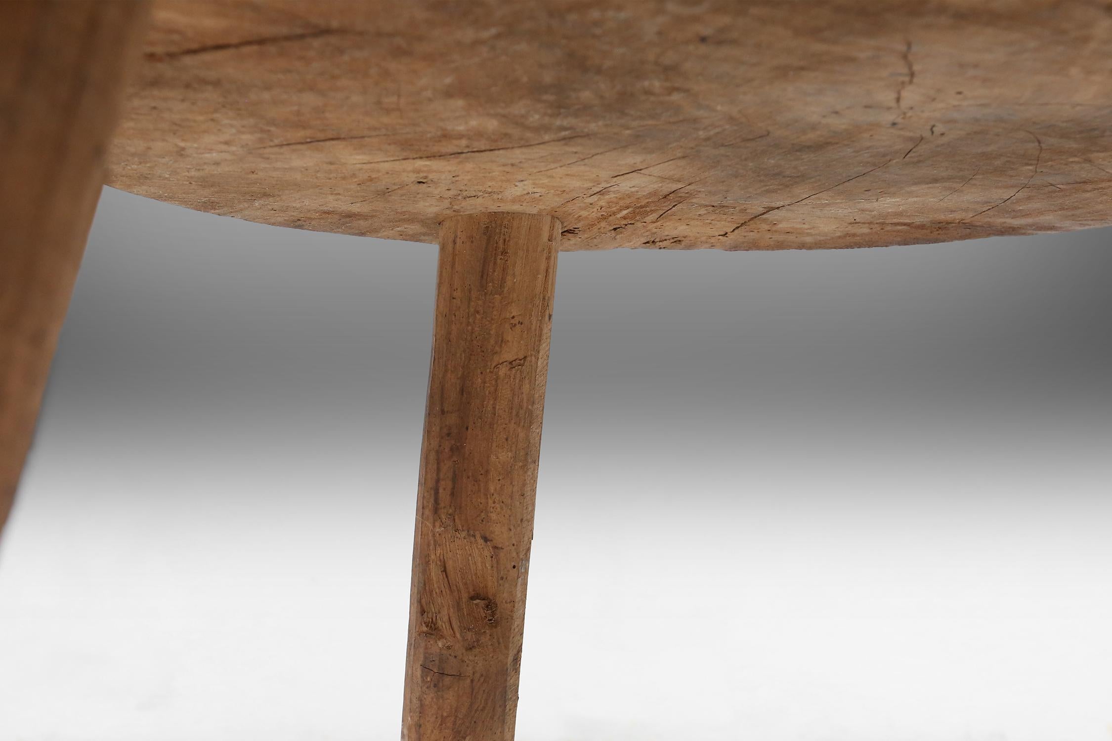French chopping block or side table in full wood, ca. 1850 For Sale 3