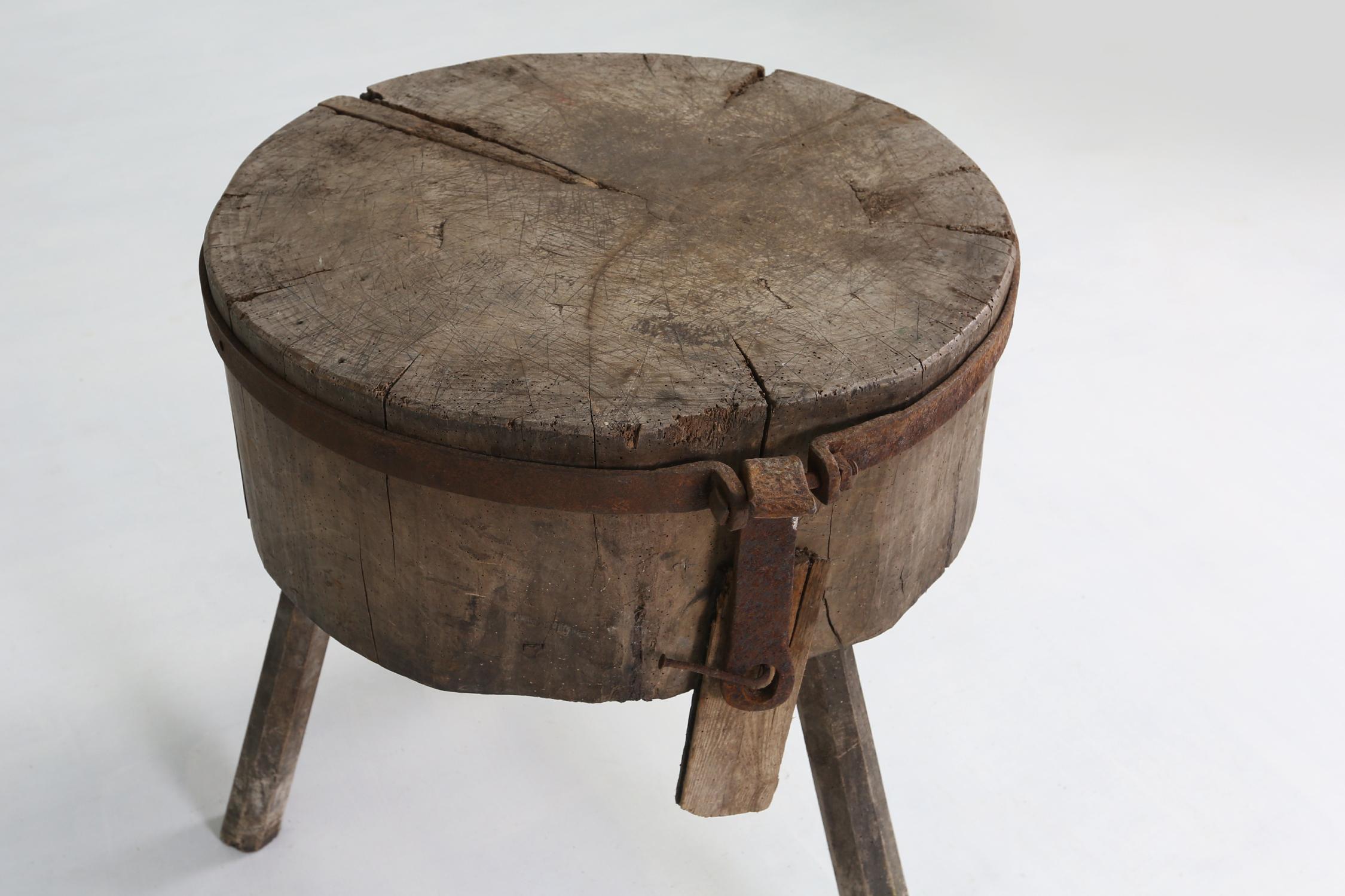 French Chopping Block Table, circa 1920 In Good Condition For Sale In Meulebeke, BE