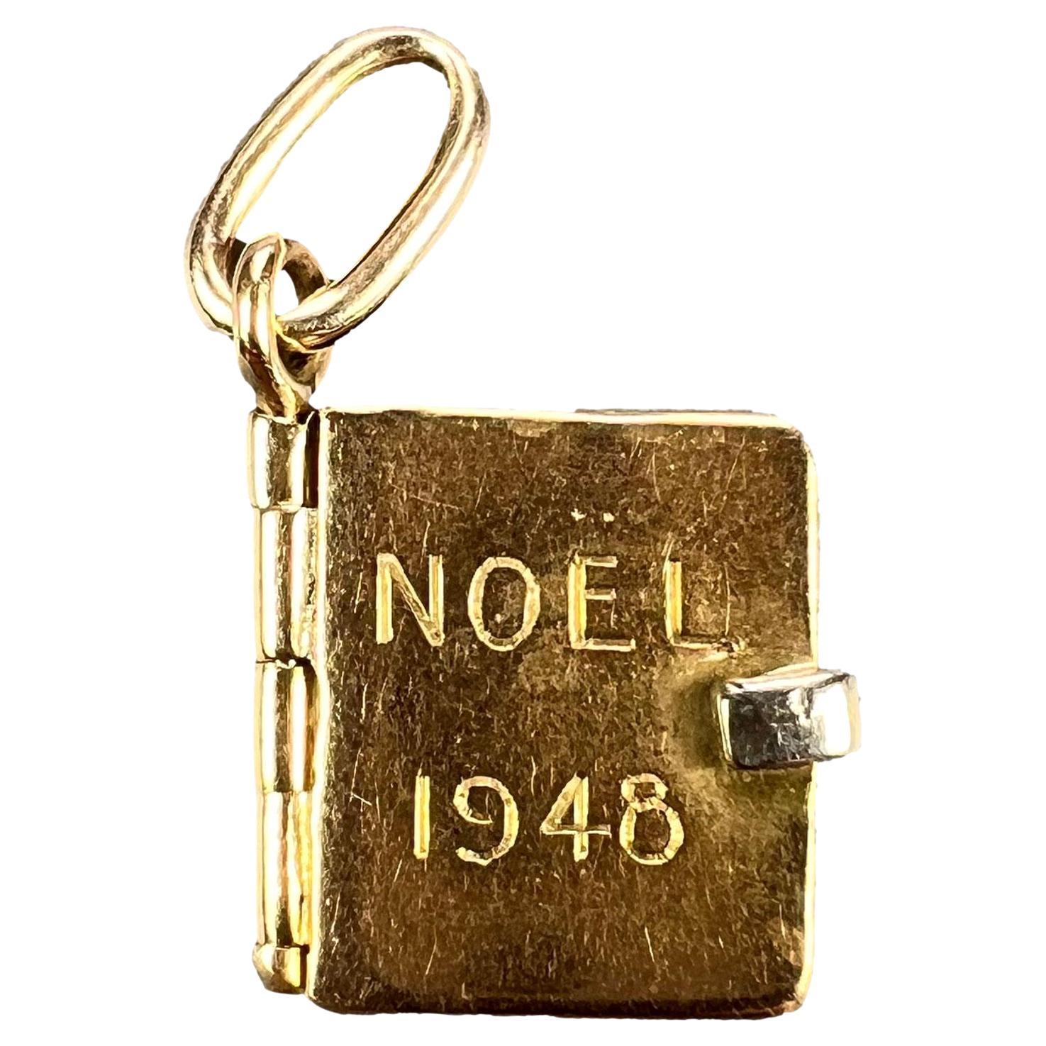 Pendentif breloque de livre de Noël français en or jaune et blanc 18 carats en vente