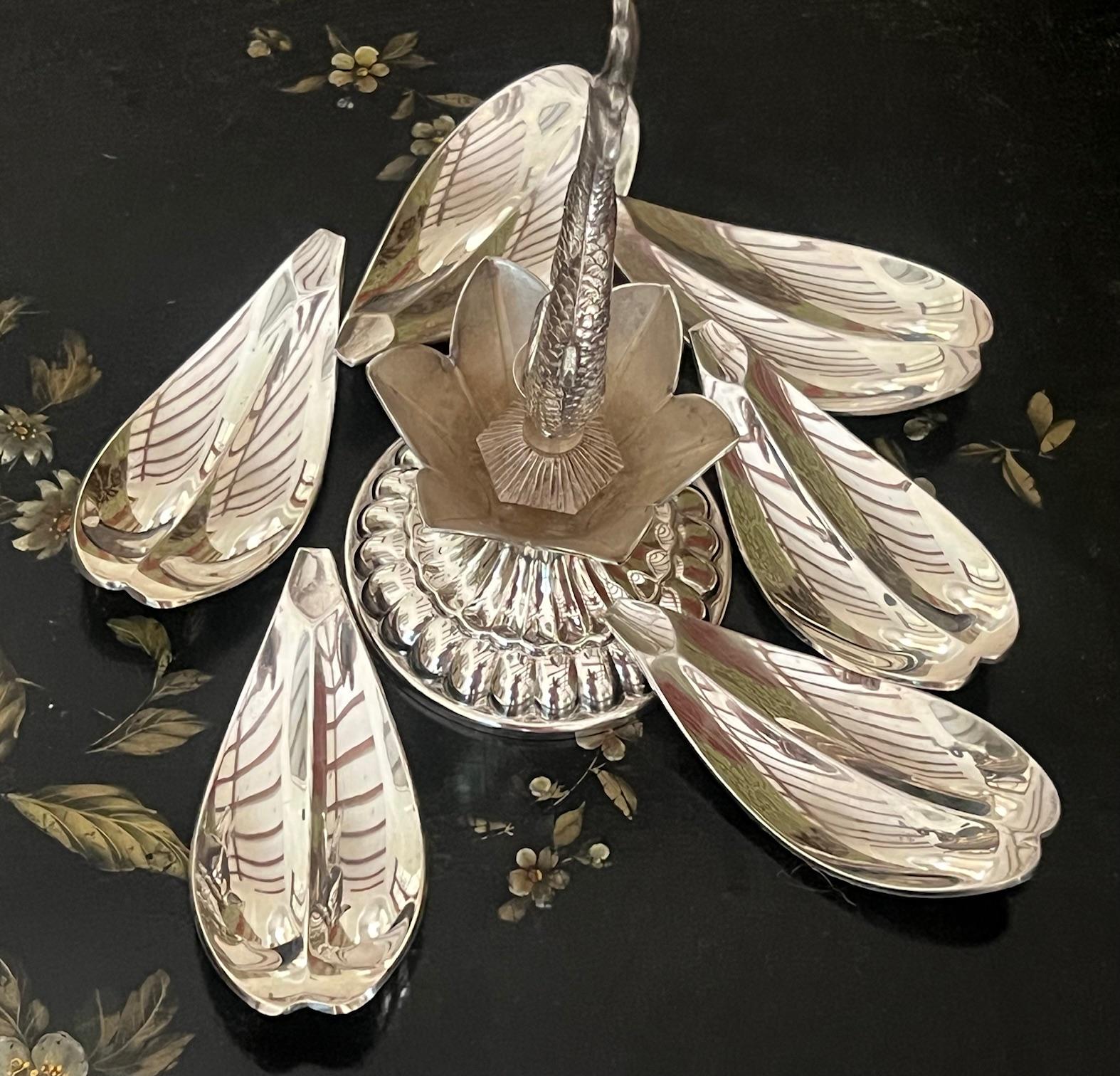 French Christofle Silver Plated ‘Caviar Flower’ Spoon Serving Set, c. 1960's For Sale 3
